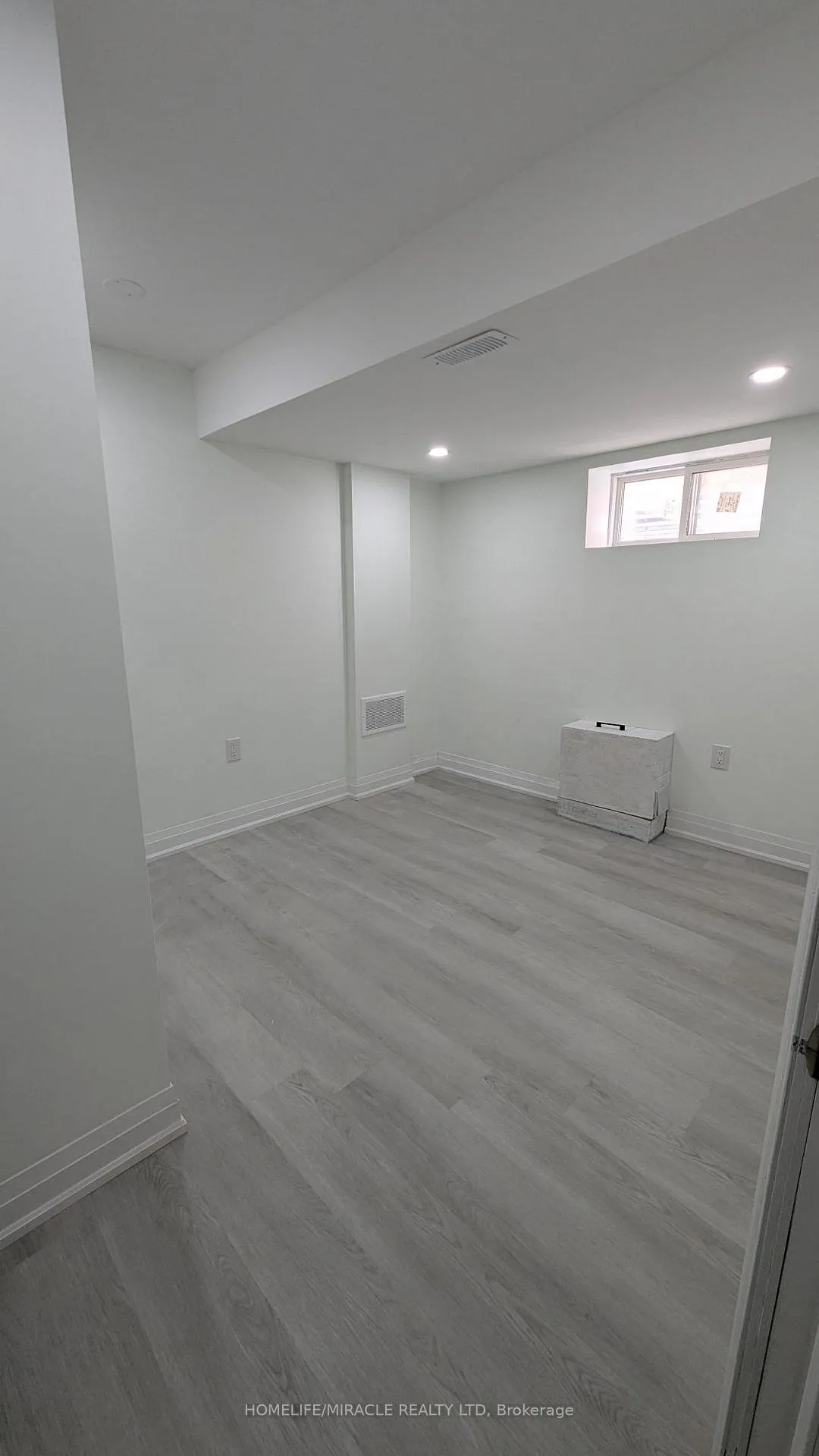 Photo 7 of 26 Foxhunt Drive, Vaughan, Vellore Village — HOMEH