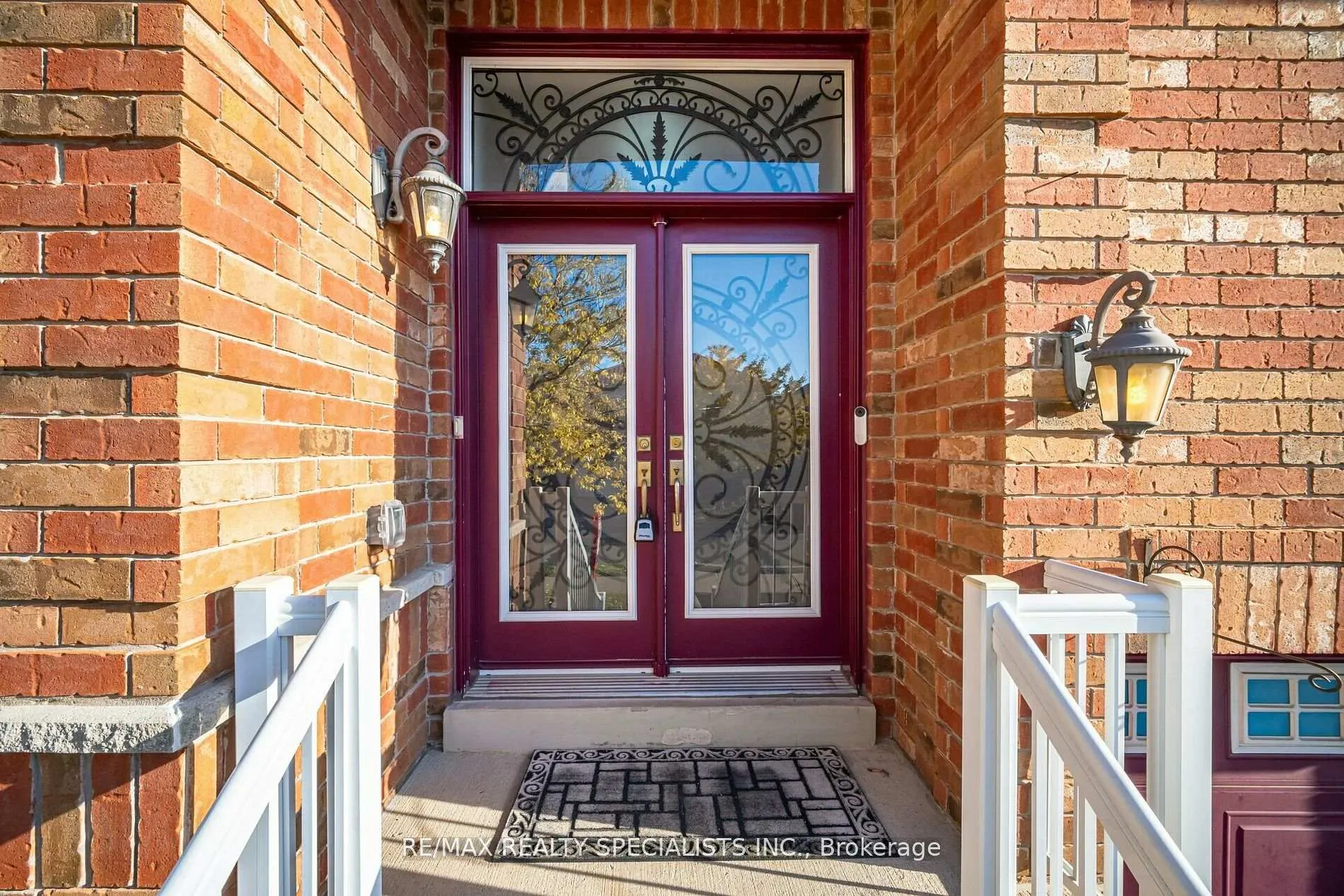 Photo 4 of 36 Dunvegan Crescent, Brampton, Fletcher's Meadow — HOMEH