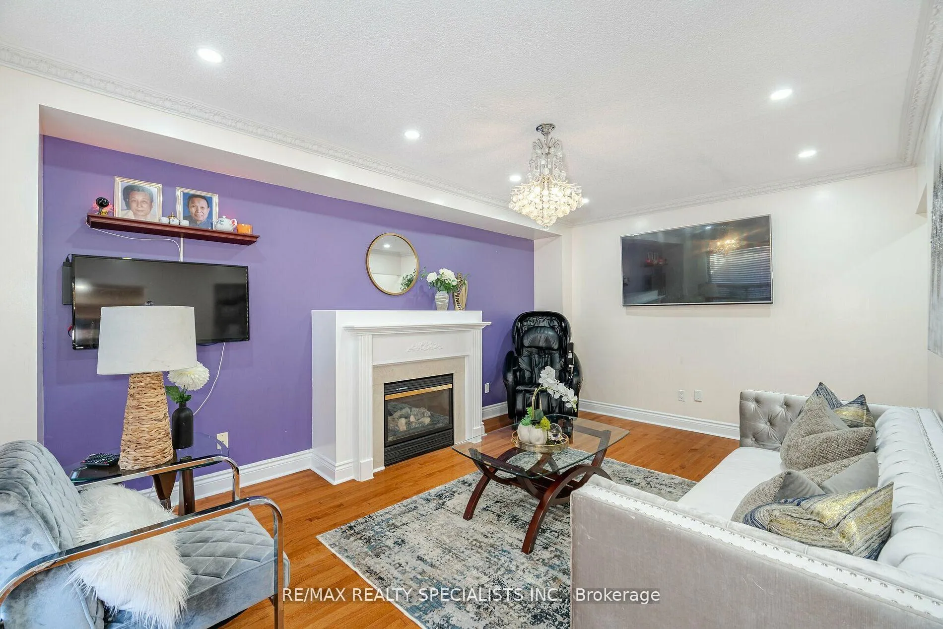 Photo 11 of 36 Dunvegan Crescent, Brampton, Fletcher's Meadow — HOMEH