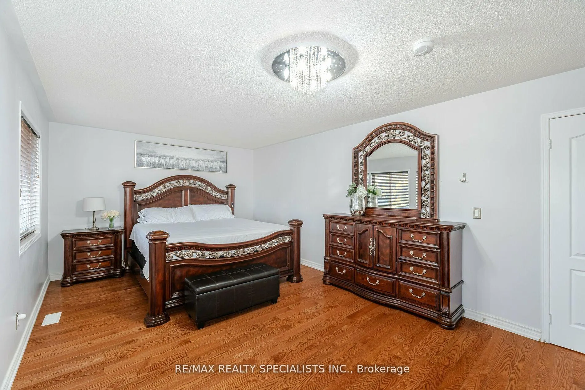 Photo 19 of 36 Dunvegan Crescent, Brampton, Fletcher's Meadow — HOMEH