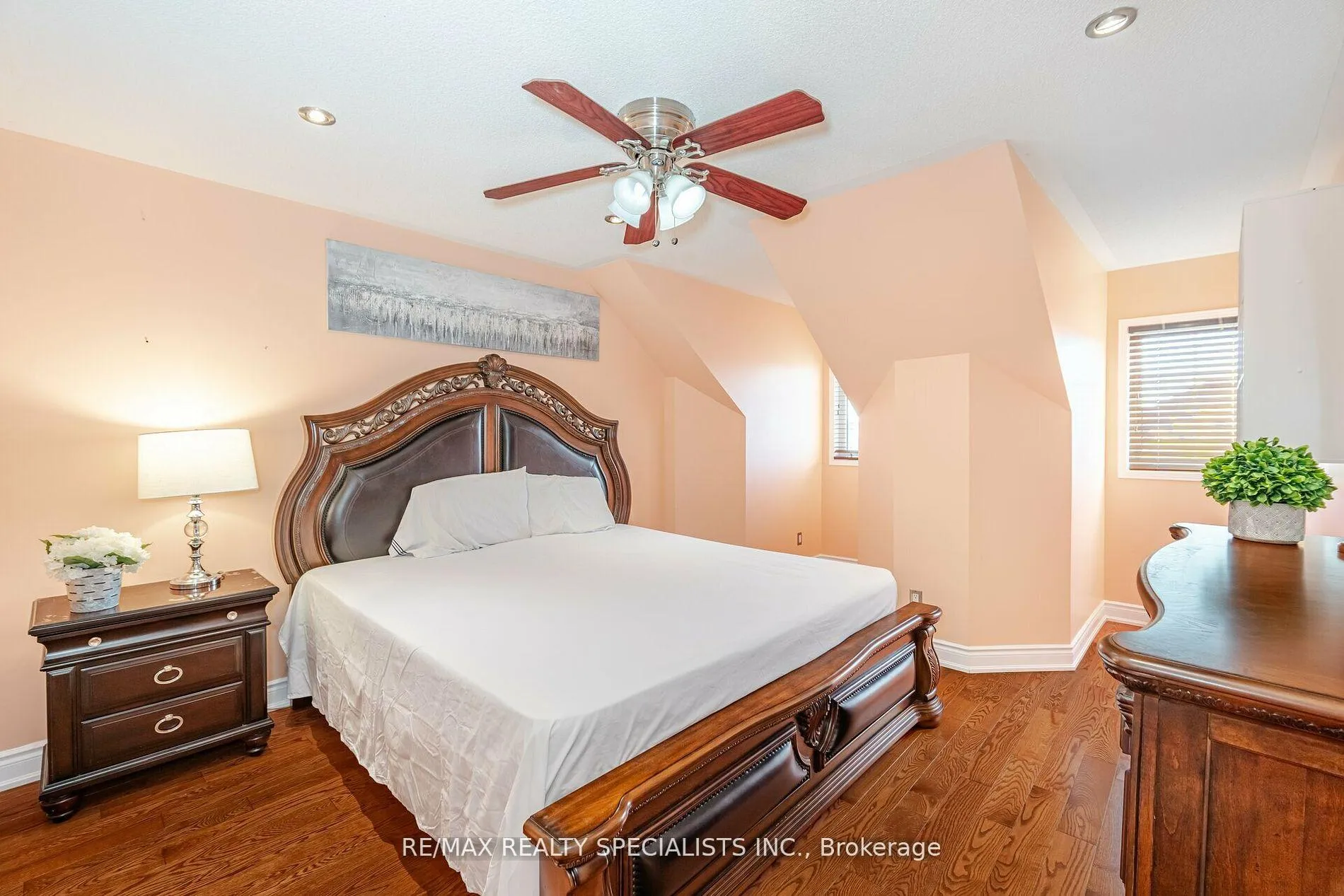 Photo 22 of 36 Dunvegan Crescent, Brampton, Fletcher's Meadow — HOMEH