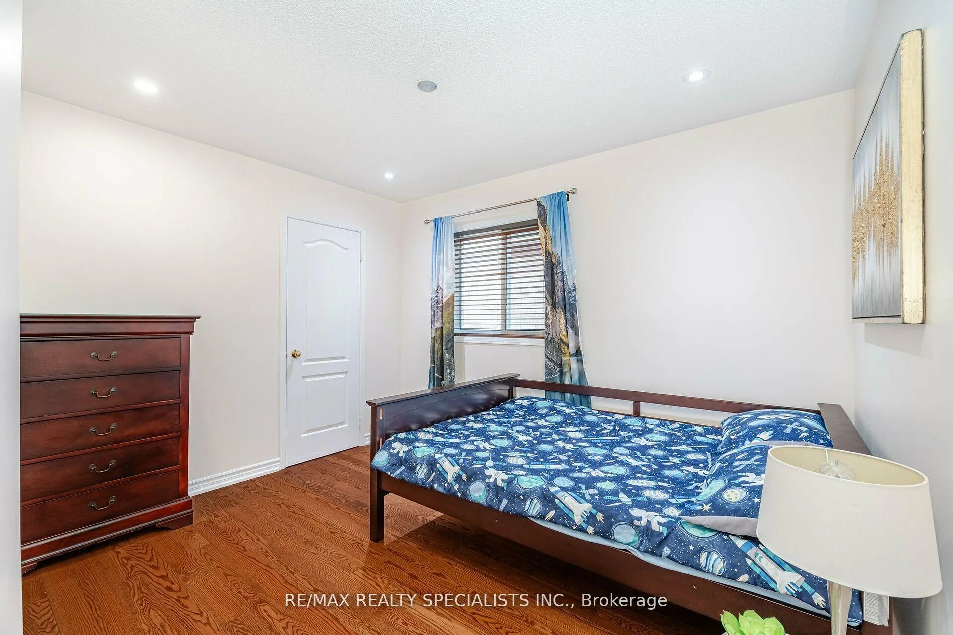 Photo 26 of 36 Dunvegan Crescent, Brampton, Fletcher's Meadow — HOMEH