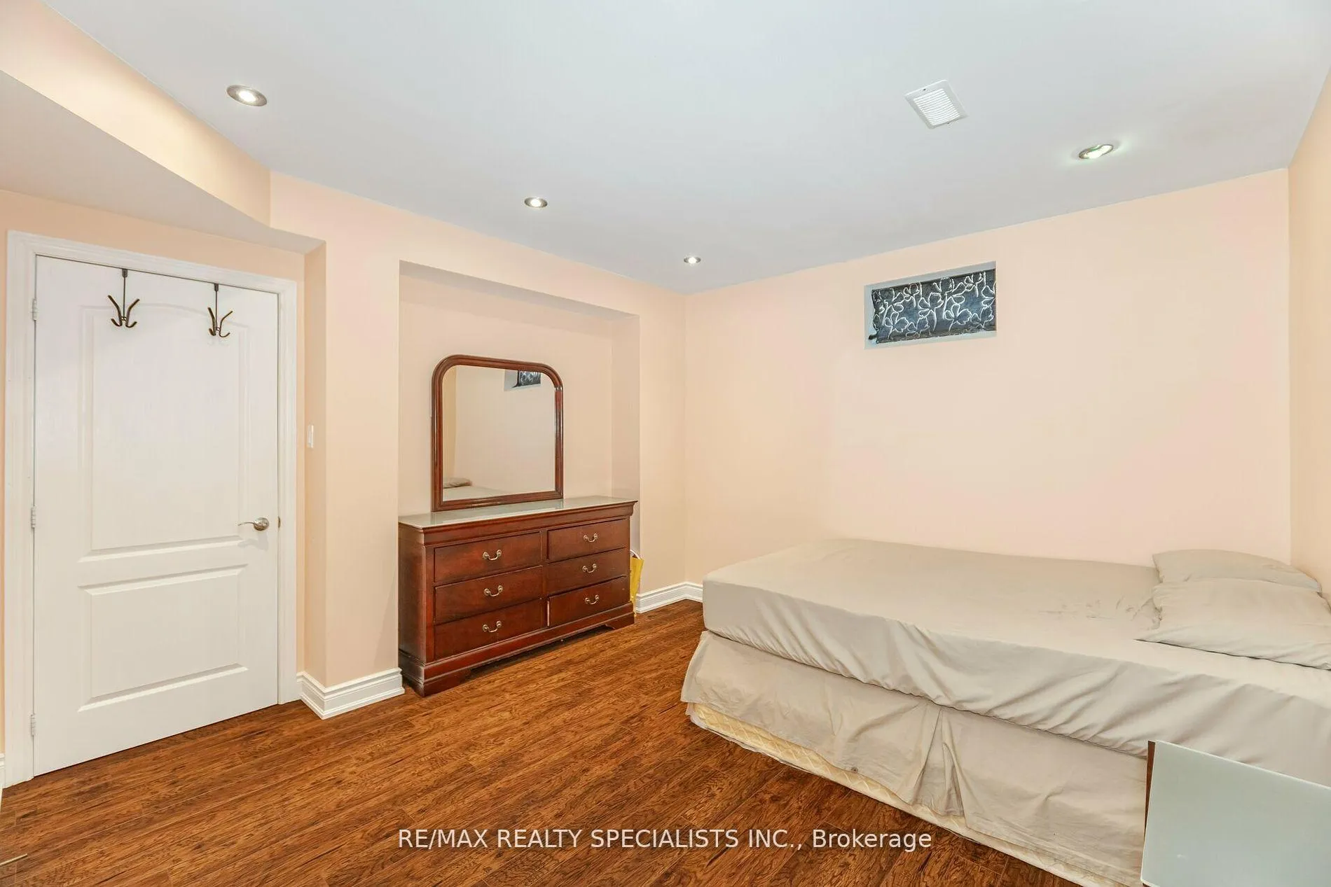 Photo 33 of 36 Dunvegan Crescent, Brampton, Fletcher's Meadow — HOMEH