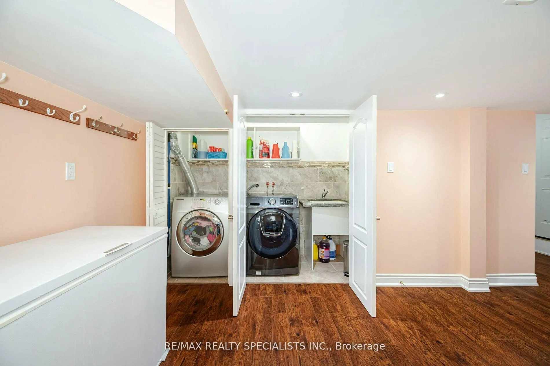 Photo 35 of 36 Dunvegan Crescent, Brampton, Fletcher's Meadow — HOMEH