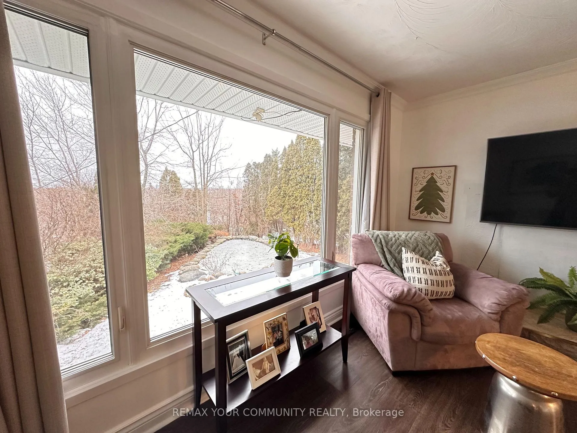 Photo 8 of 147 Grandview Street S, Oshawa, Donevan — HOMEH