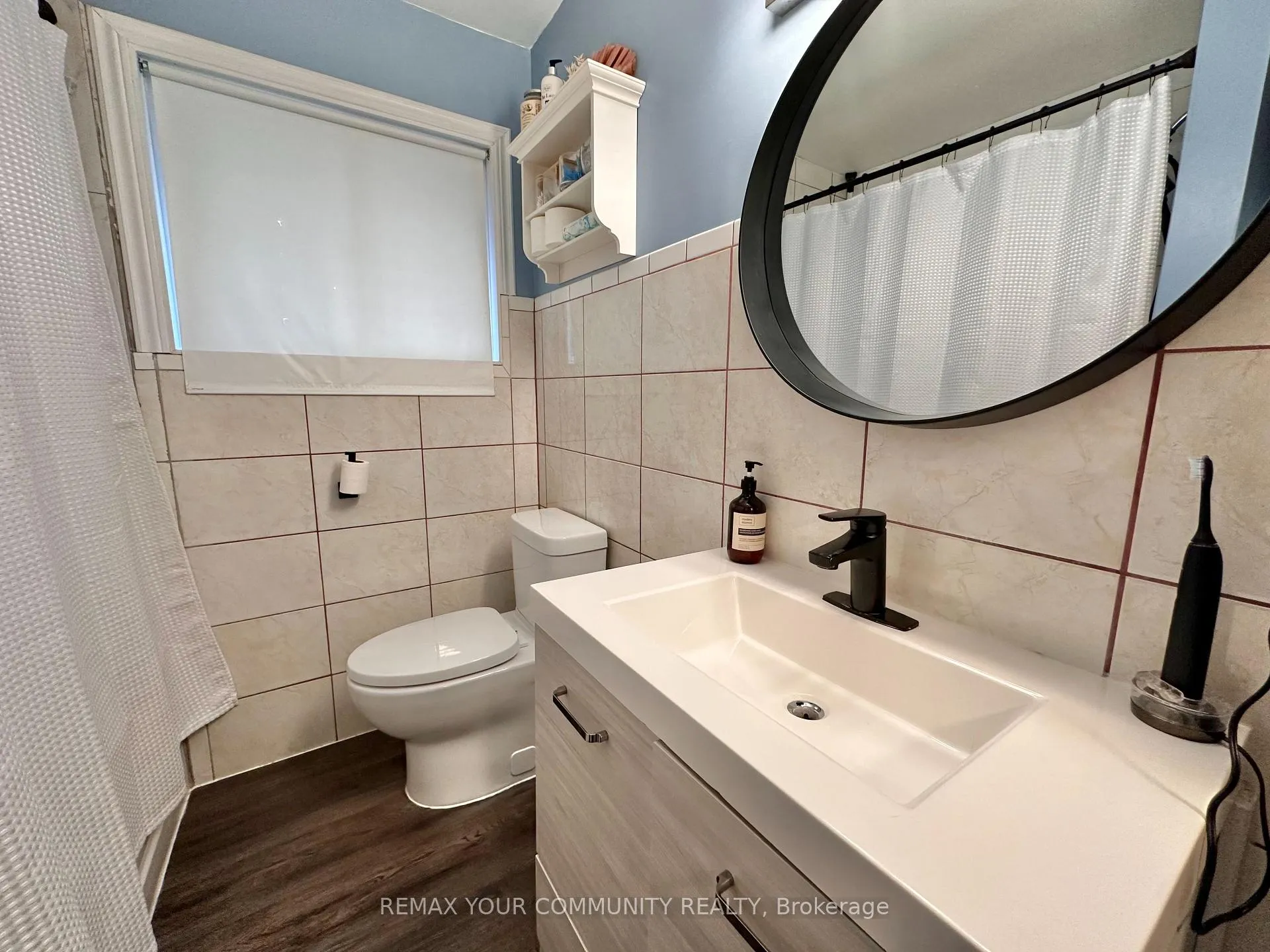 Photo 18 of 147 Grandview Street S, Oshawa, Donevan — HOMEH