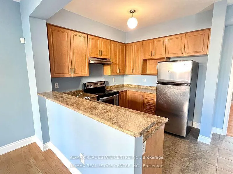 Photo 10 of 211 Elbern Markell Drive, Brampton, Credit Valley — HOMEH