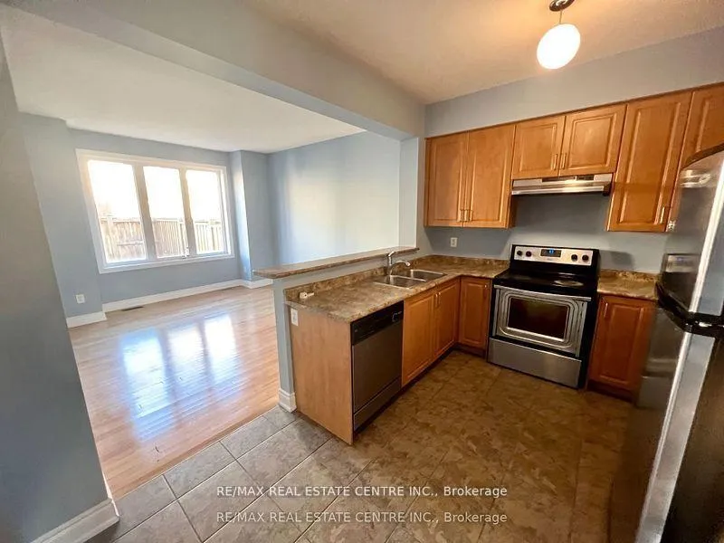 Photo 11 of 211 Elbern Markell Drive, Brampton, Credit Valley — HOMEH