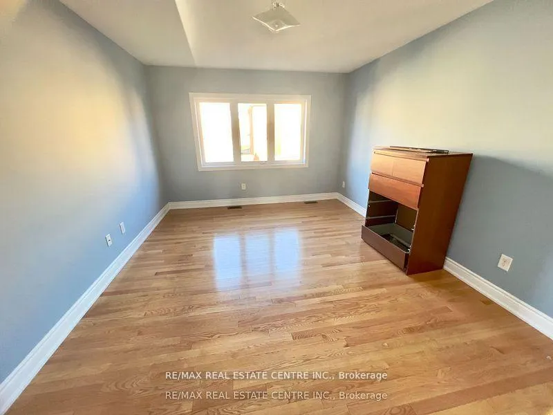 Photo 24 of 211 Elbern Markell Drive, Brampton, Credit Valley — HOMEH