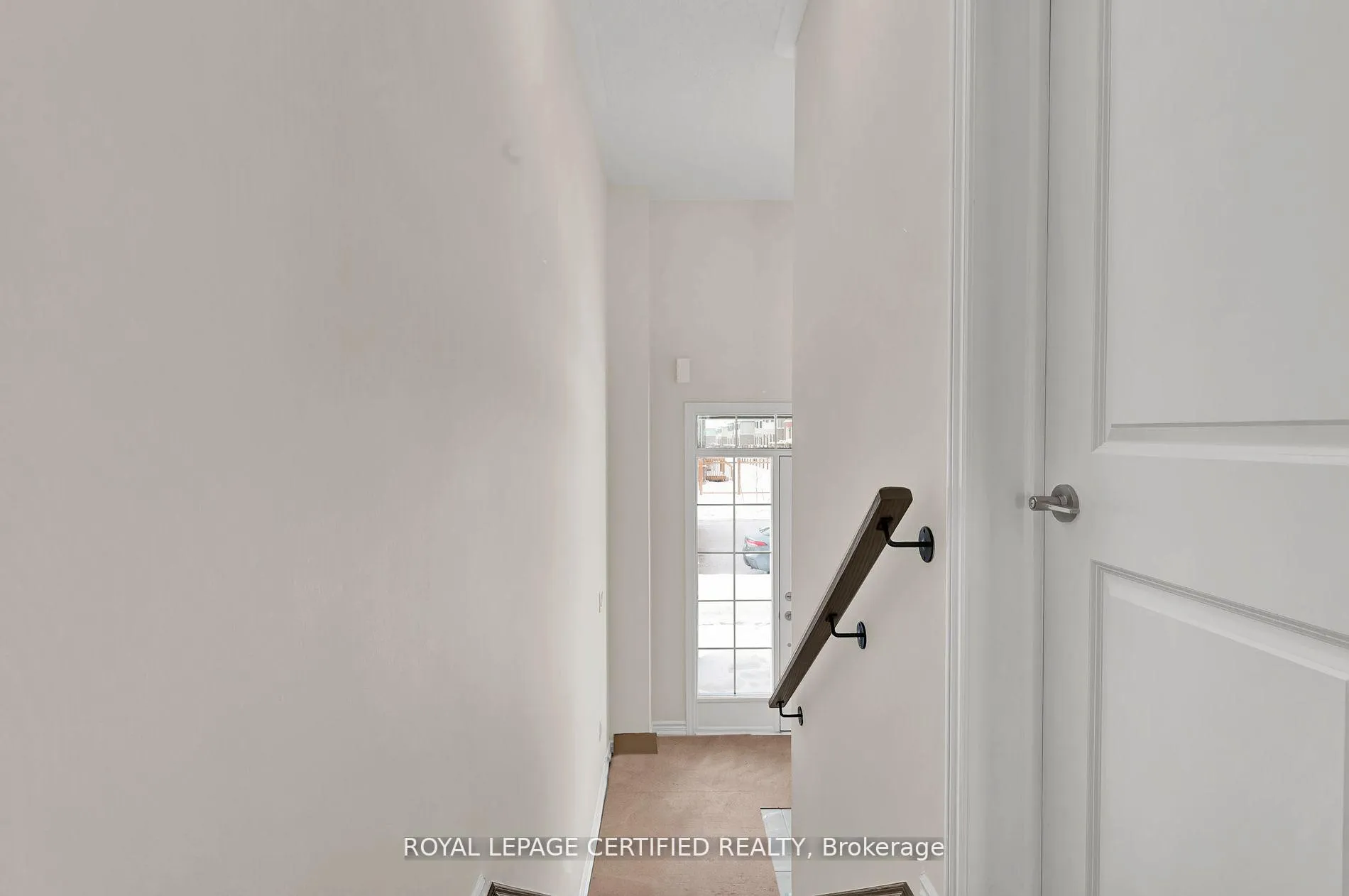 Photo 4 of 83 Greer Street, Barrie, Rural Barrie Southeast — HOMEH