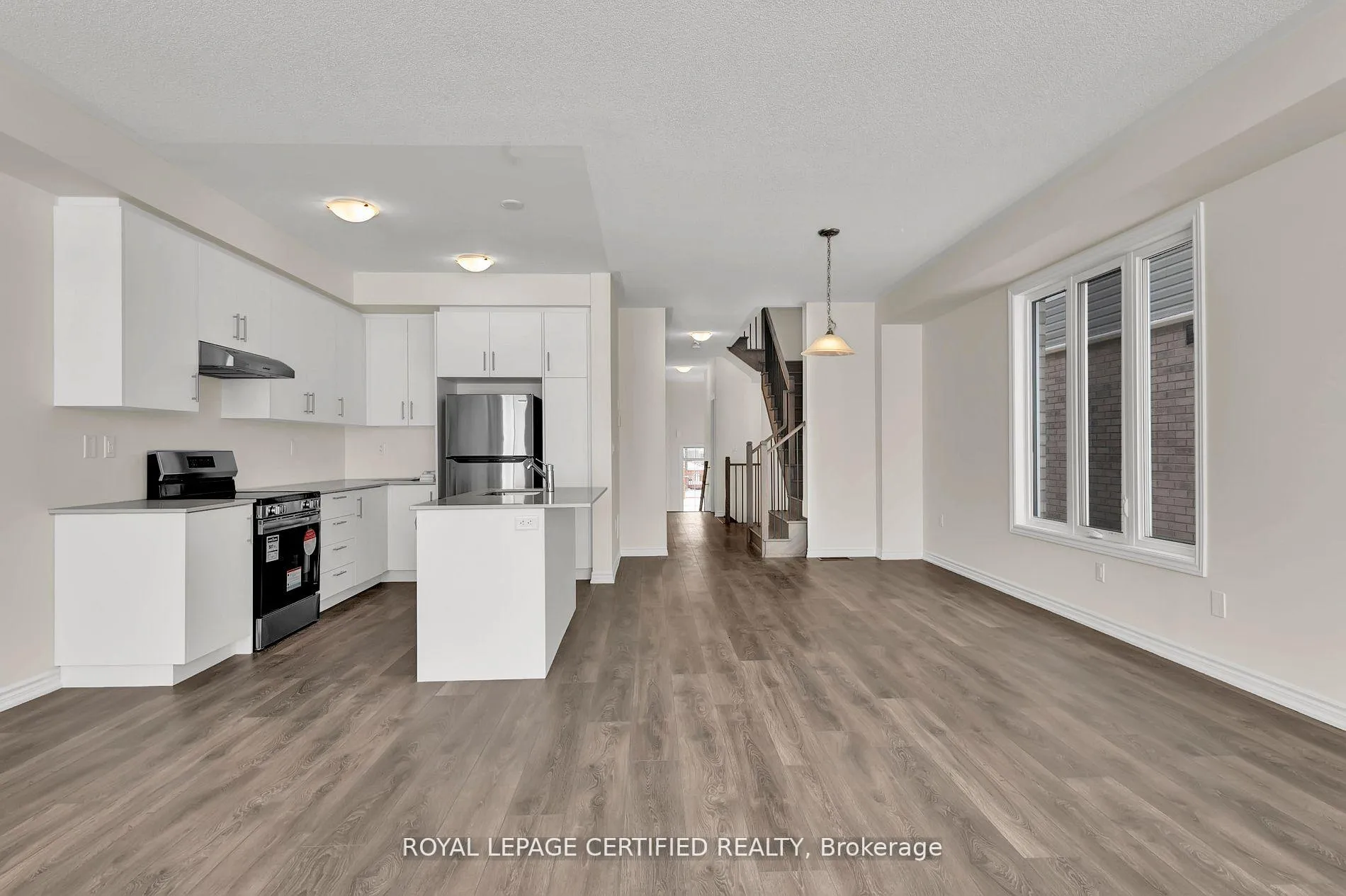 Photo 10 of 83 Greer Street, Barrie, Rural Barrie Southeast — HOMEH