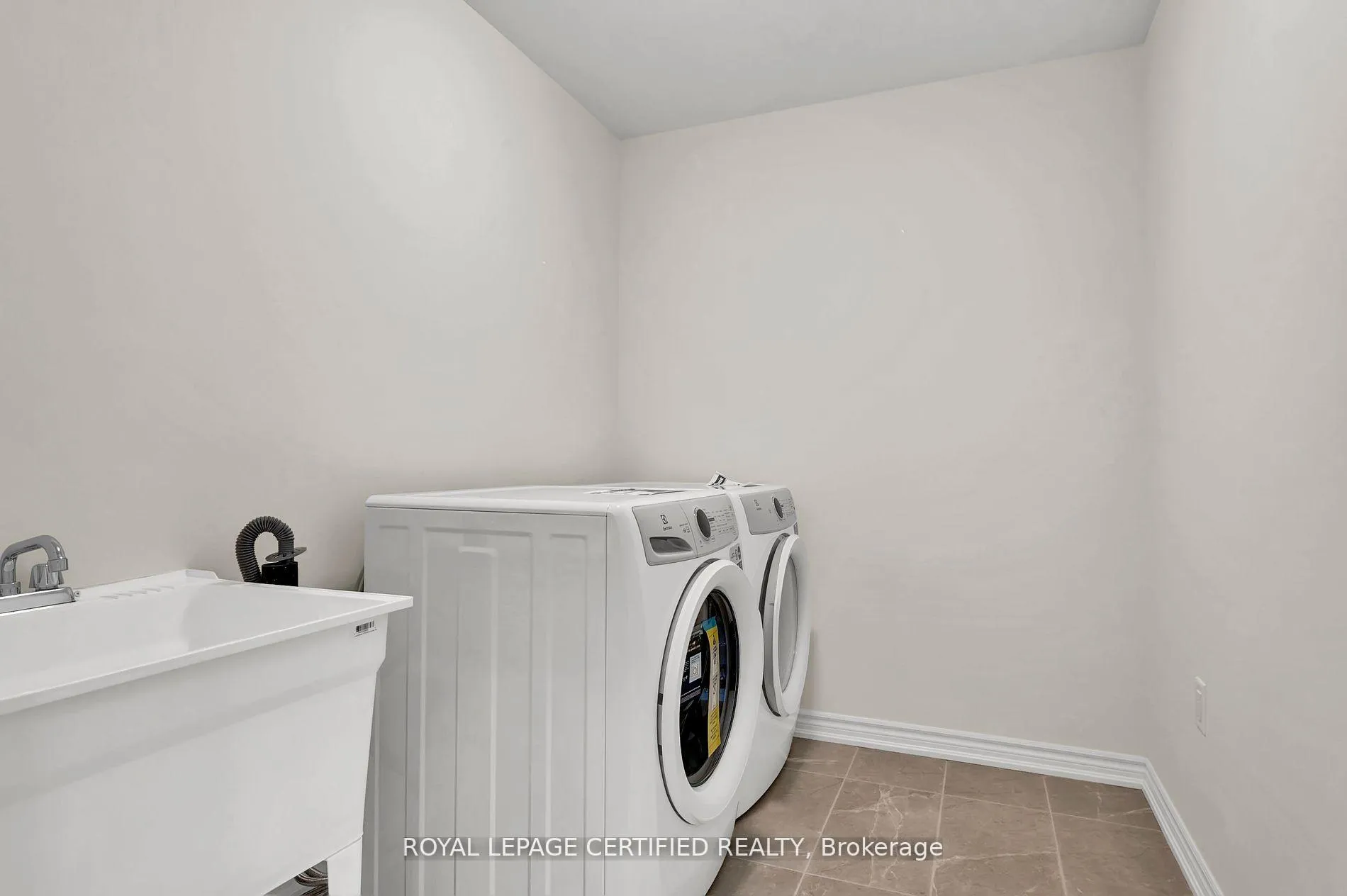 Photo 16 of 83 Greer Street, Barrie, Rural Barrie Southeast — HOMEH