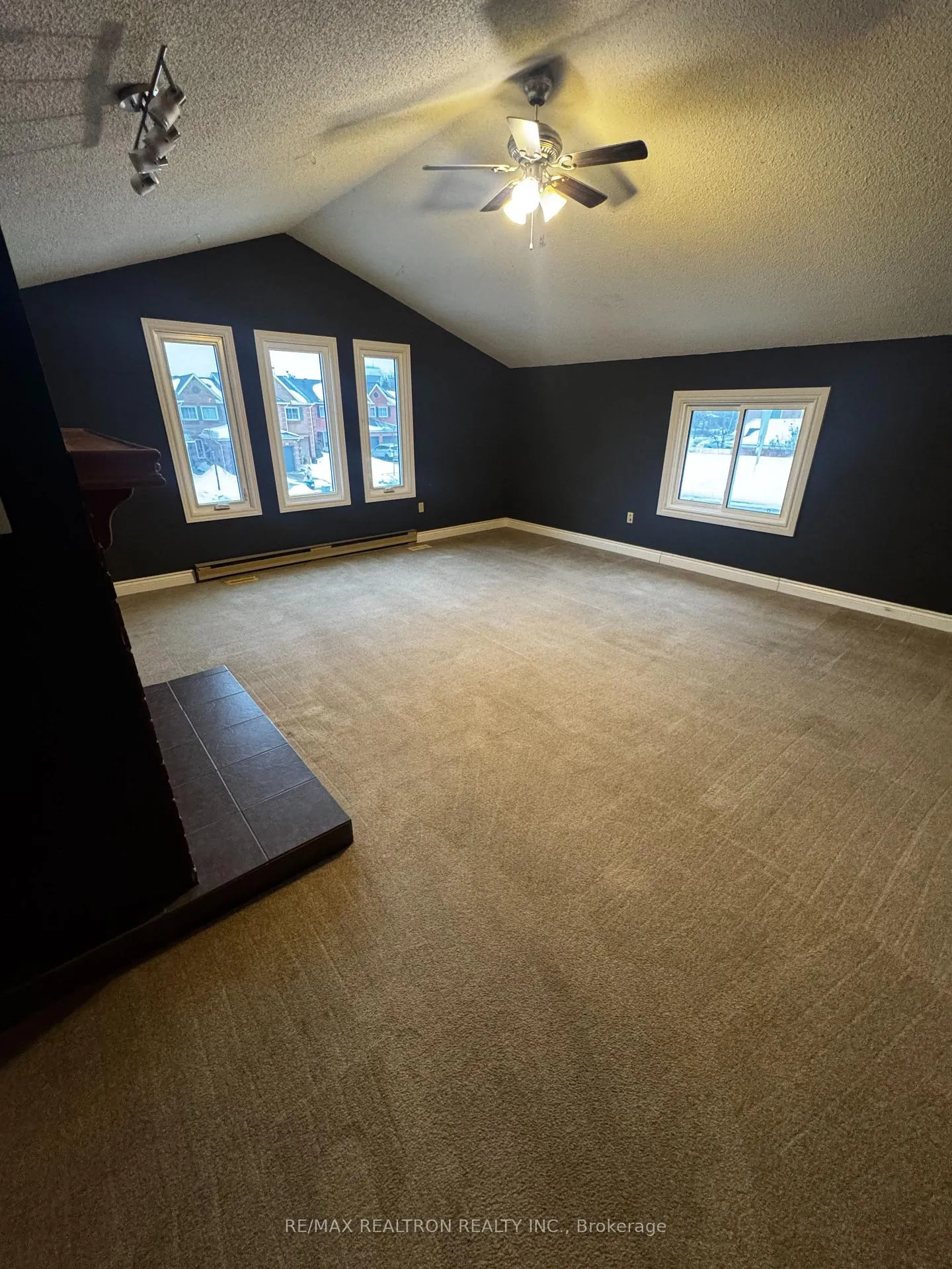 Photo 5 of Unit Main, 168 Kozlov Street, Barrie, West Bayfield — HOMEH