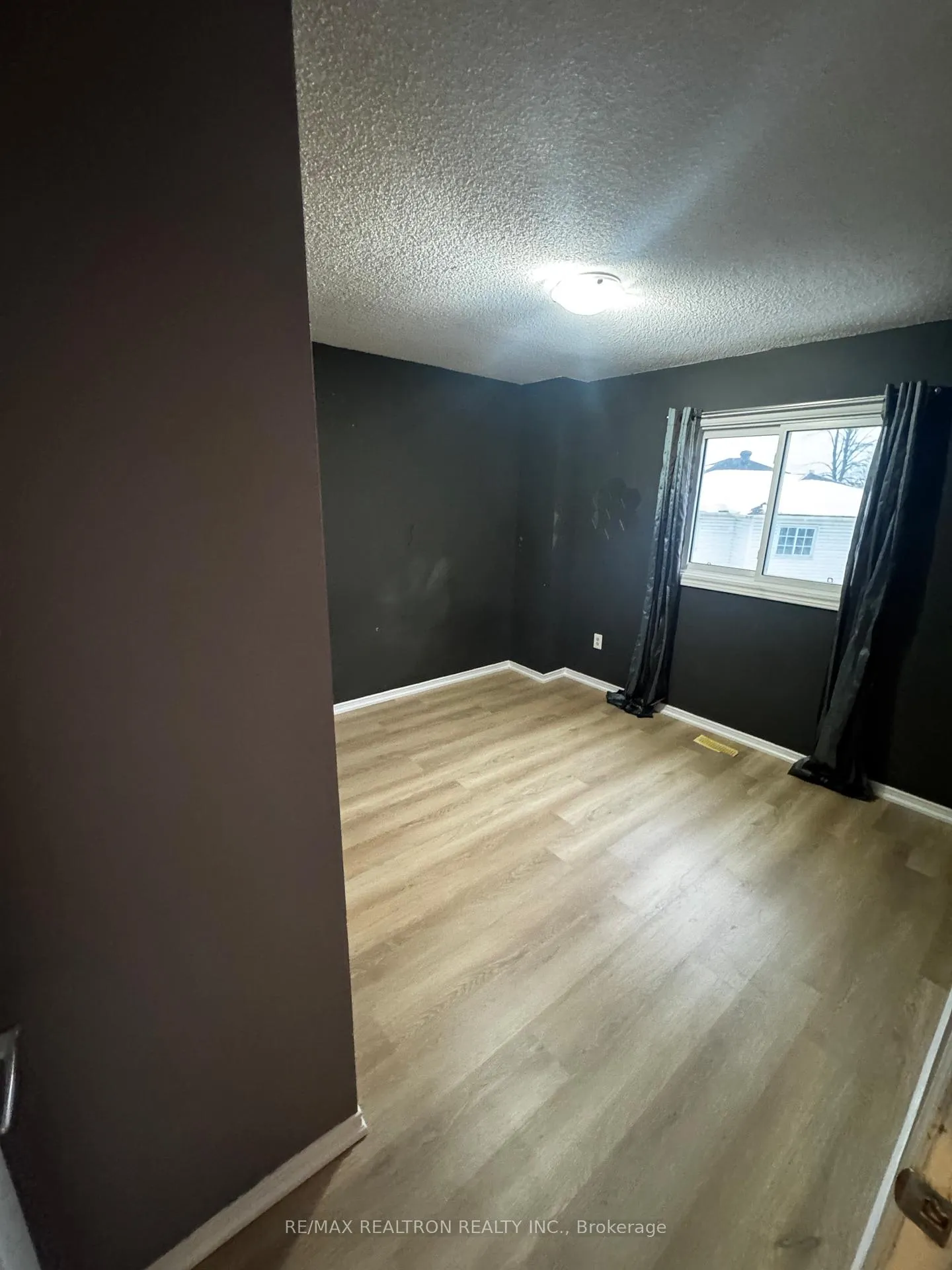 Photo 9 of Unit Main, 168 Kozlov Street, Barrie, West Bayfield — HOMEH