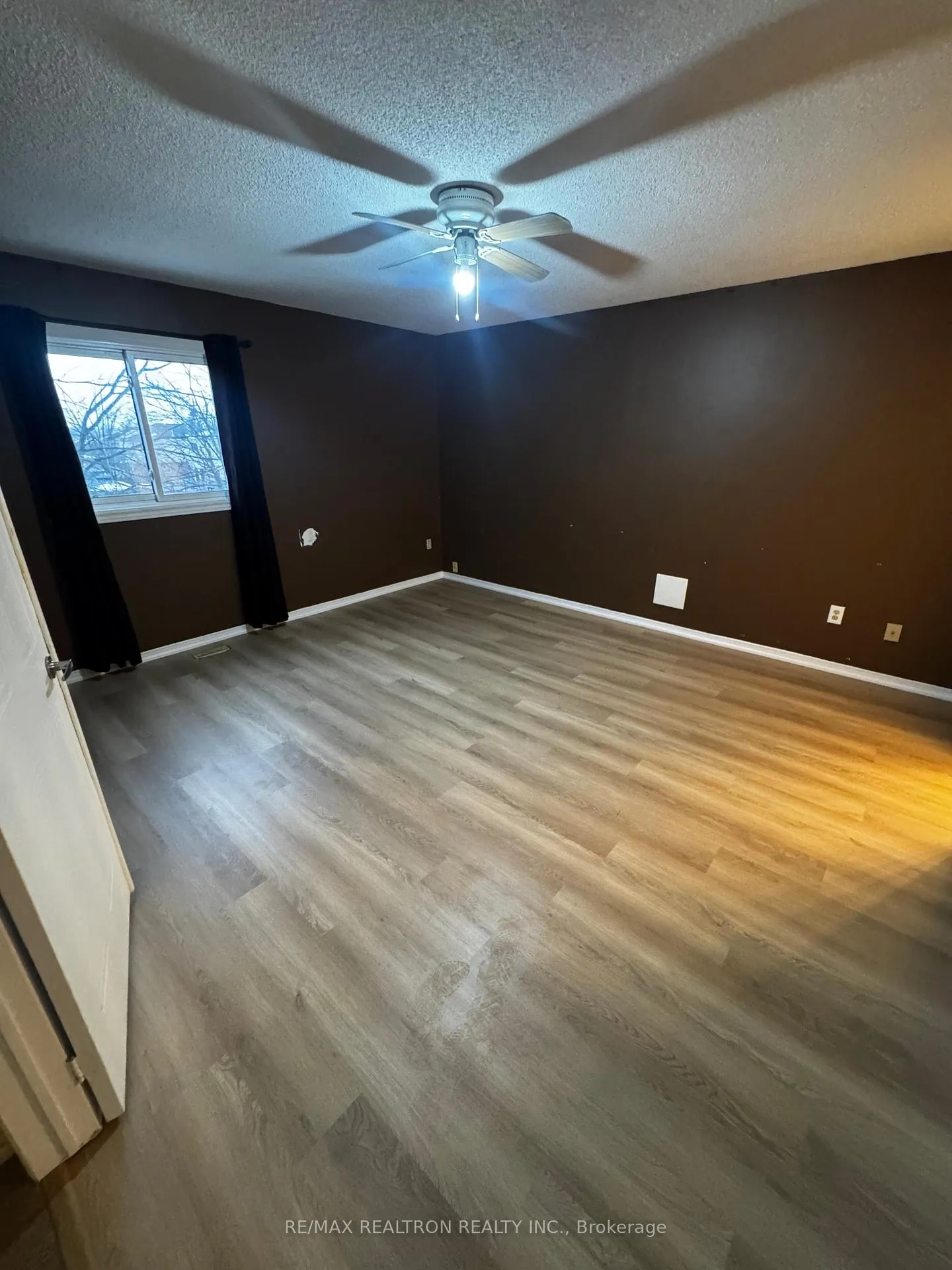 Photo 10 of Unit Main, 168 Kozlov Street, Barrie, West Bayfield — HOMEH
