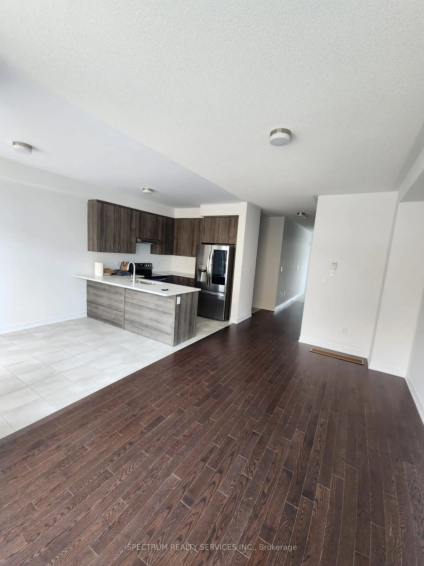 Photo 4 of 45 Milady Crescent, Barrie, Rural Barrie Southeast — HOMEH
