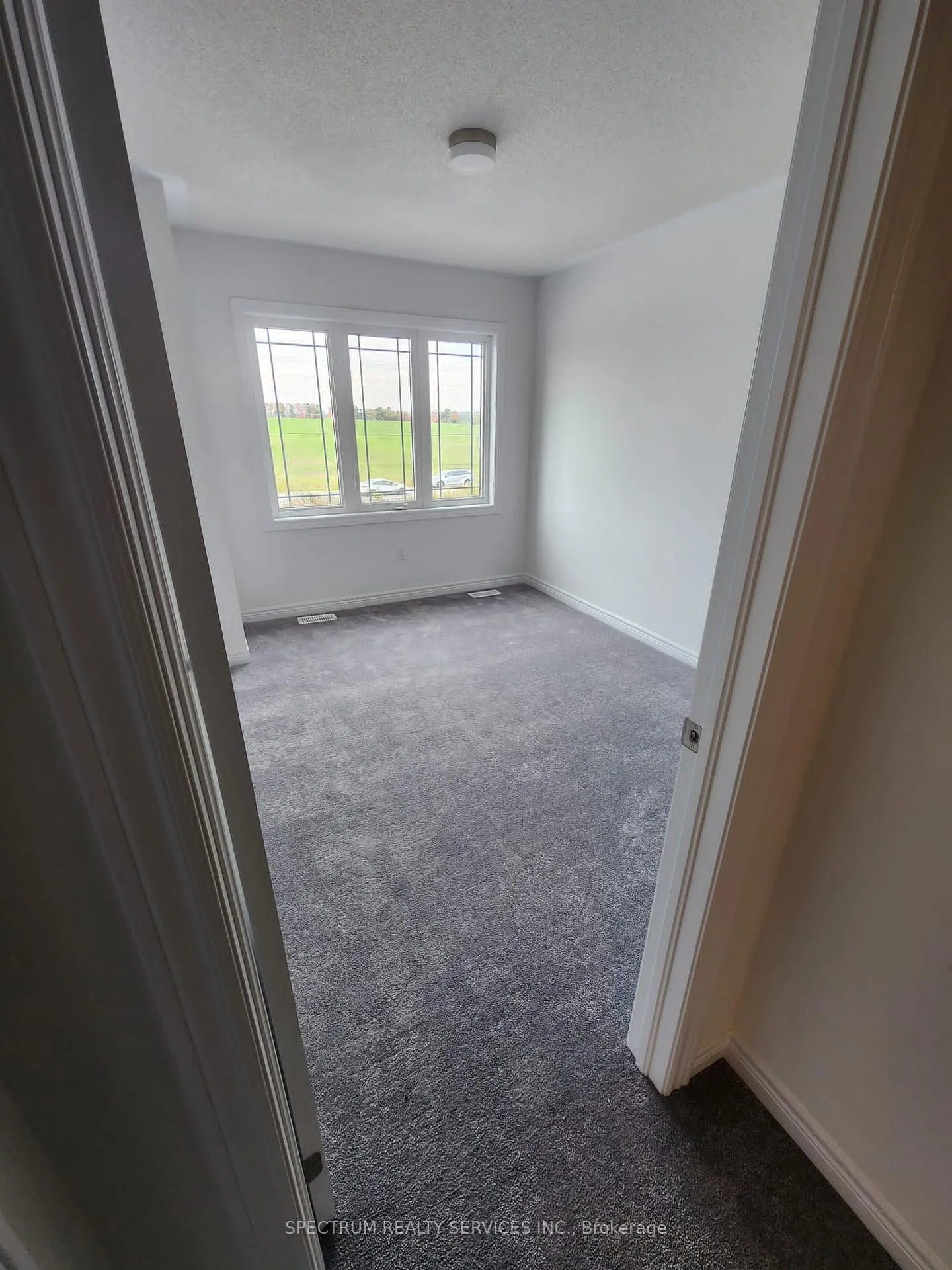 Photo 12 of 45 Milady Crescent, Barrie, Rural Barrie Southeast — HOMEH