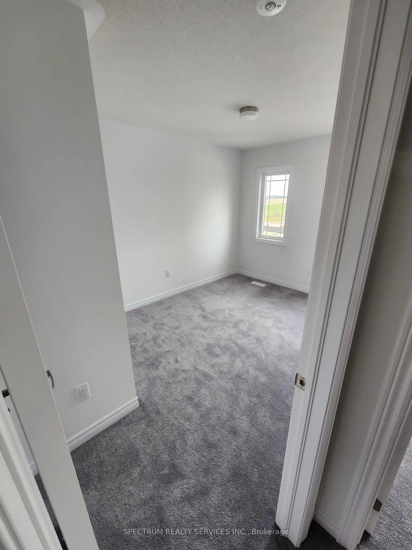Photo 14 of 45 Milady Crescent, Barrie, Rural Barrie Southeast — HOMEH