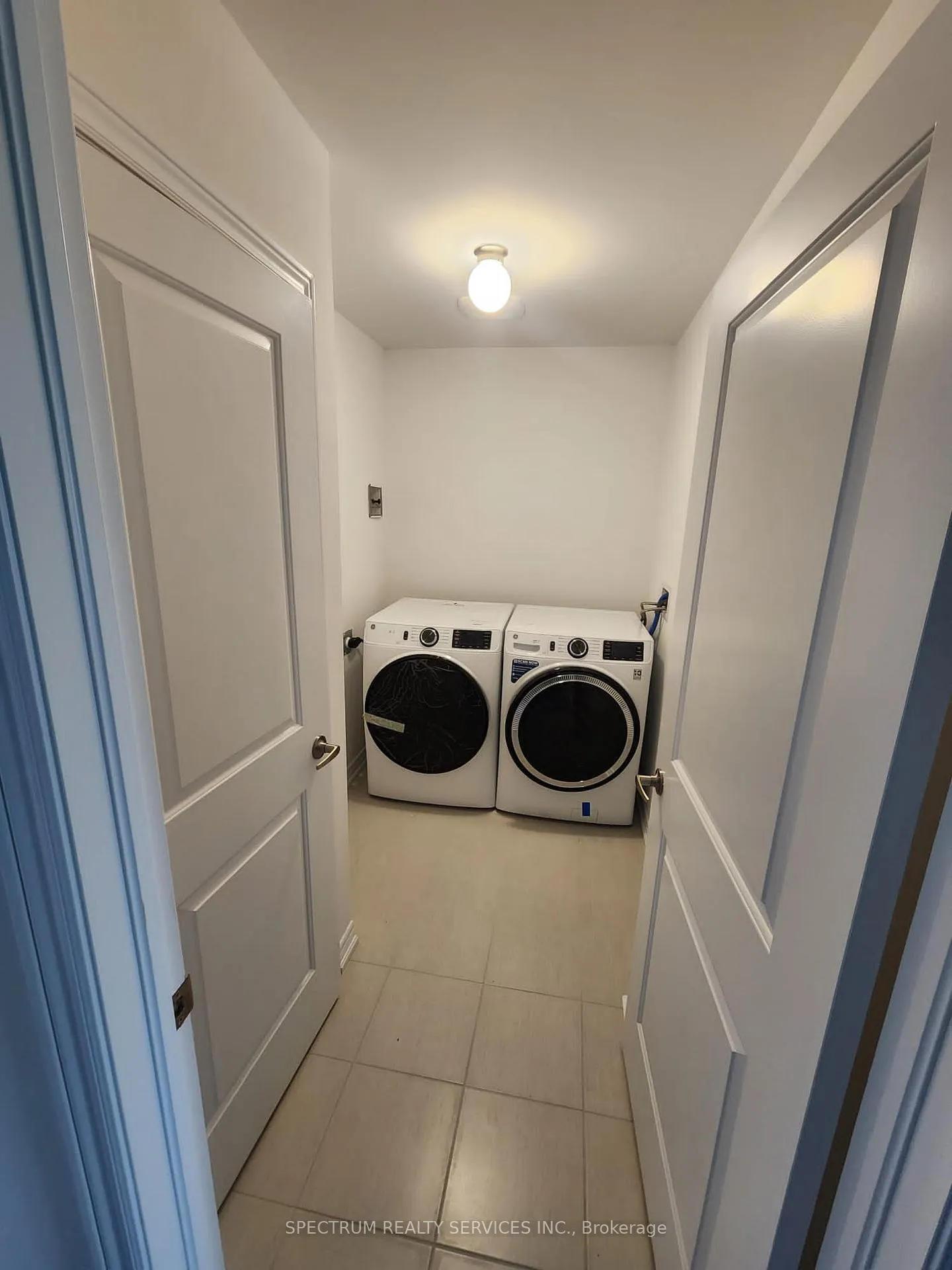 Photo 17 of 45 Milady Crescent, Barrie, Rural Barrie Southeast — HOMEH