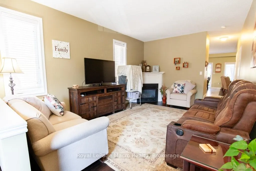 Photo 6 of 20 Springstead Avenue, Hamilton, Stoney Creek — HOMEH