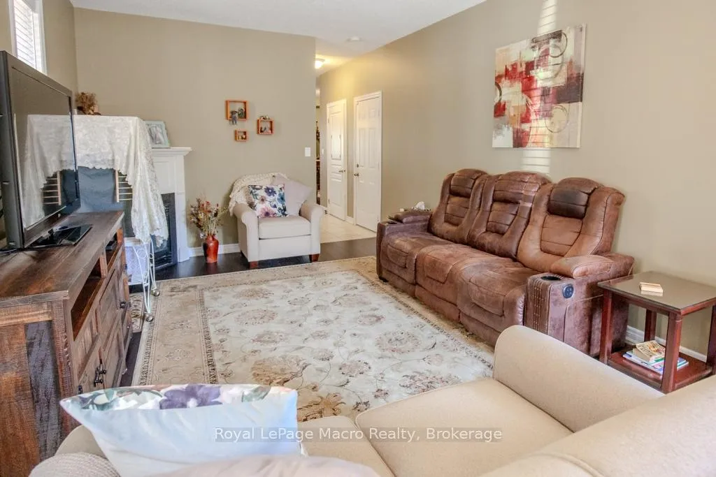 Photo 7 of 20 Springstead Avenue, Hamilton, Stoney Creek — HOMEH