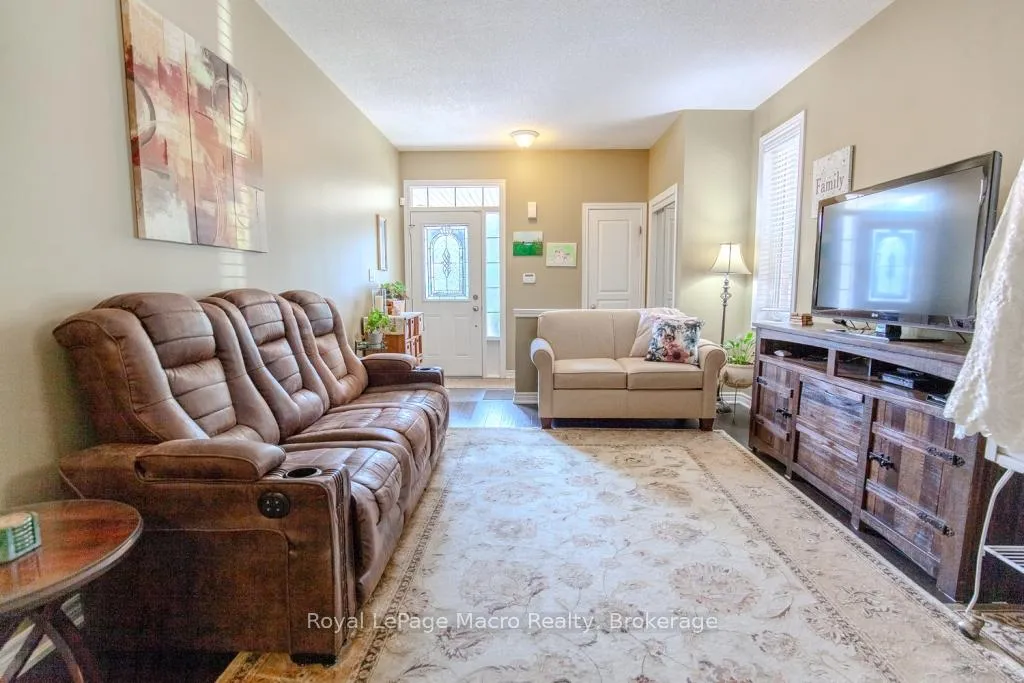 Photo 8 of 20 Springstead Avenue, Hamilton, Stoney Creek — HOMEH