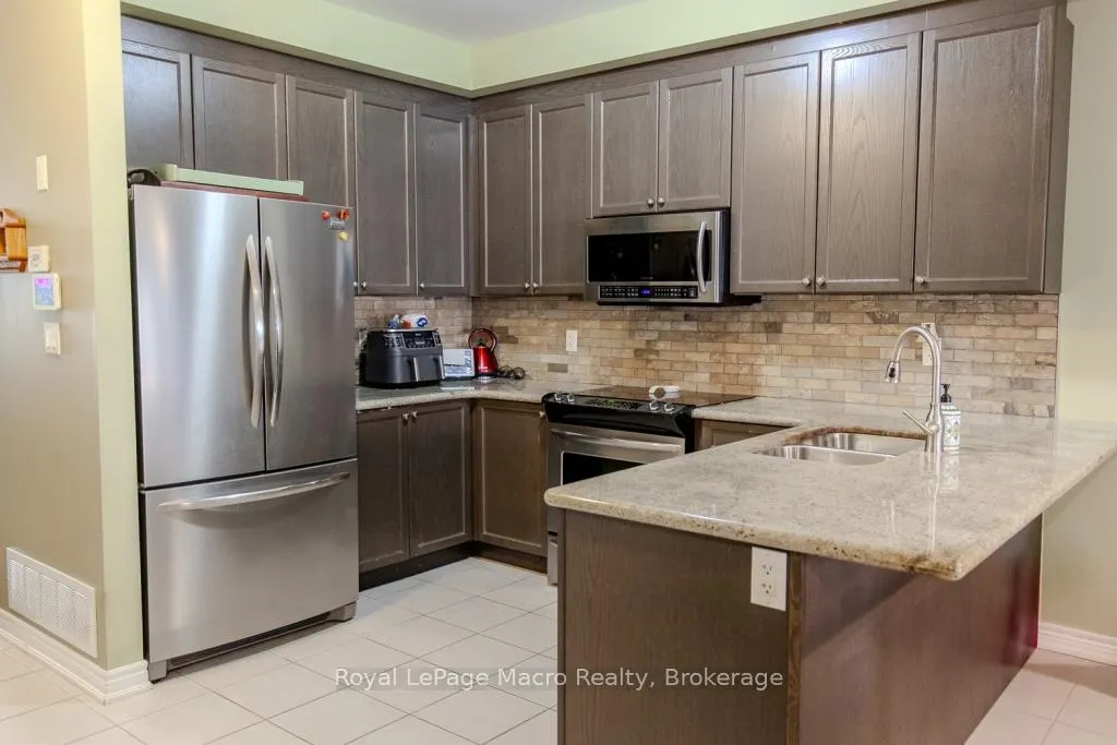 Photo 11 of 20 Springstead Avenue, Hamilton, Stoney Creek — HOMEH