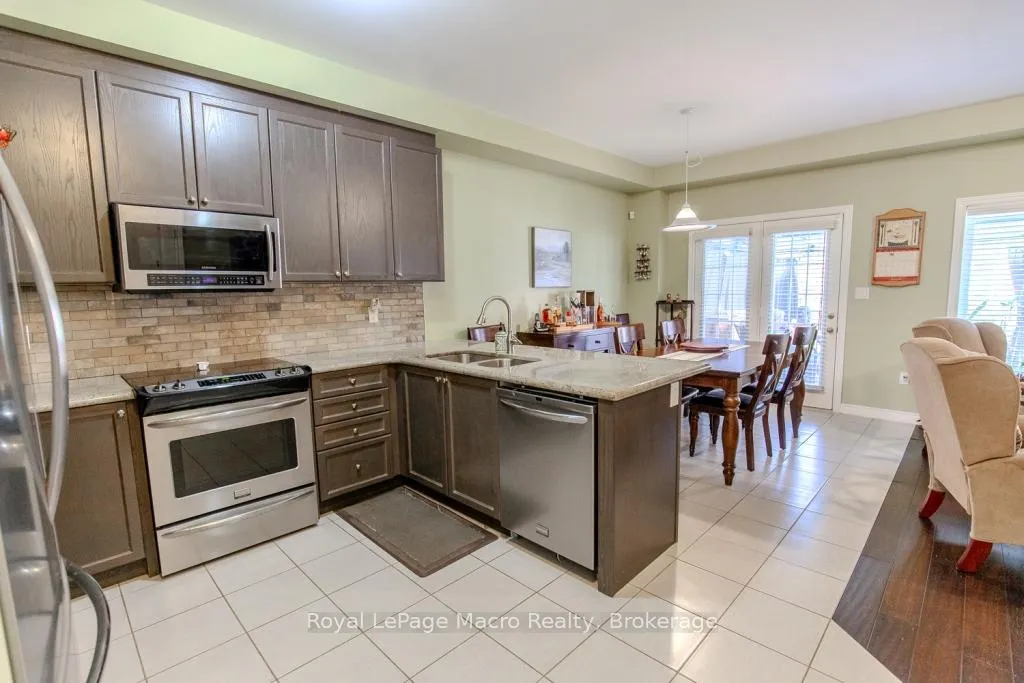 Photo 12 of 20 Springstead Avenue, Hamilton, Stoney Creek — HOMEH