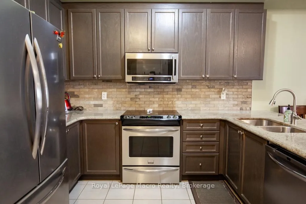 Photo 13 of 20 Springstead Avenue, Hamilton, Stoney Creek — HOMEH