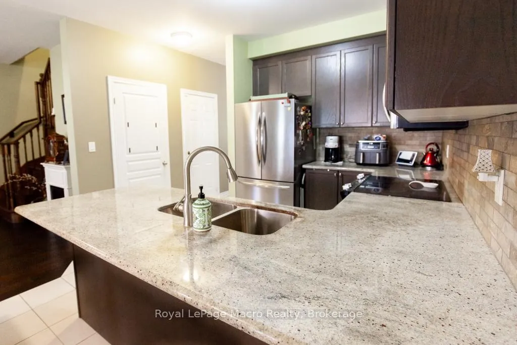 Photo 14 of 20 Springstead Avenue, Hamilton, Stoney Creek — HOMEH