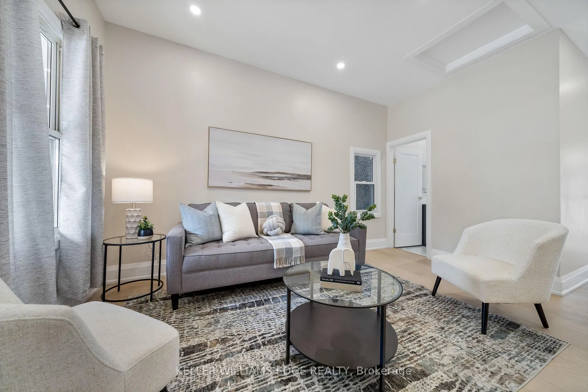 Photo 2 of 22 Windsor Street, Hamilton, Strathcona — HOMEH