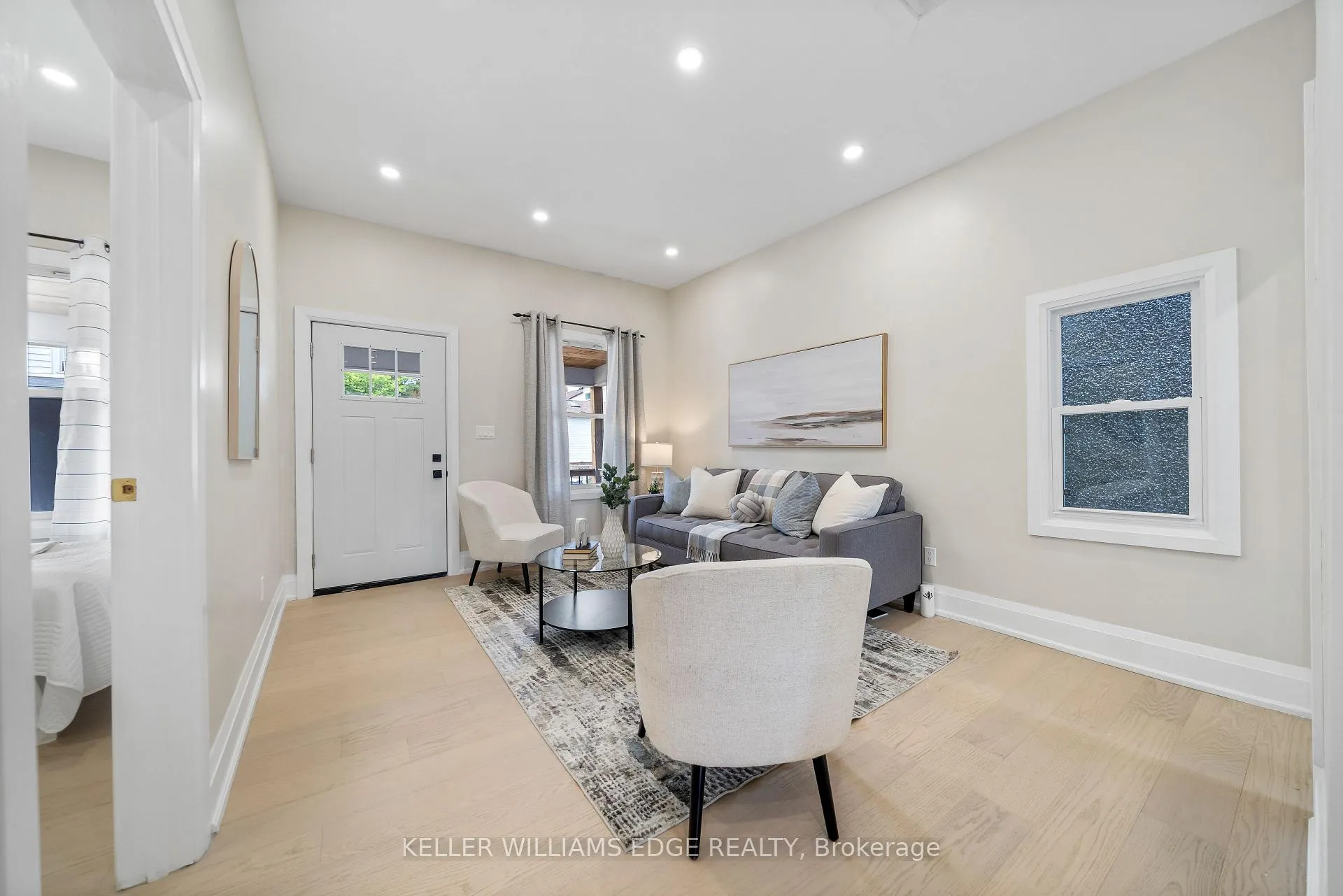 Photo 6 of 22 Windsor Street, Hamilton, Strathcona — HOMEH