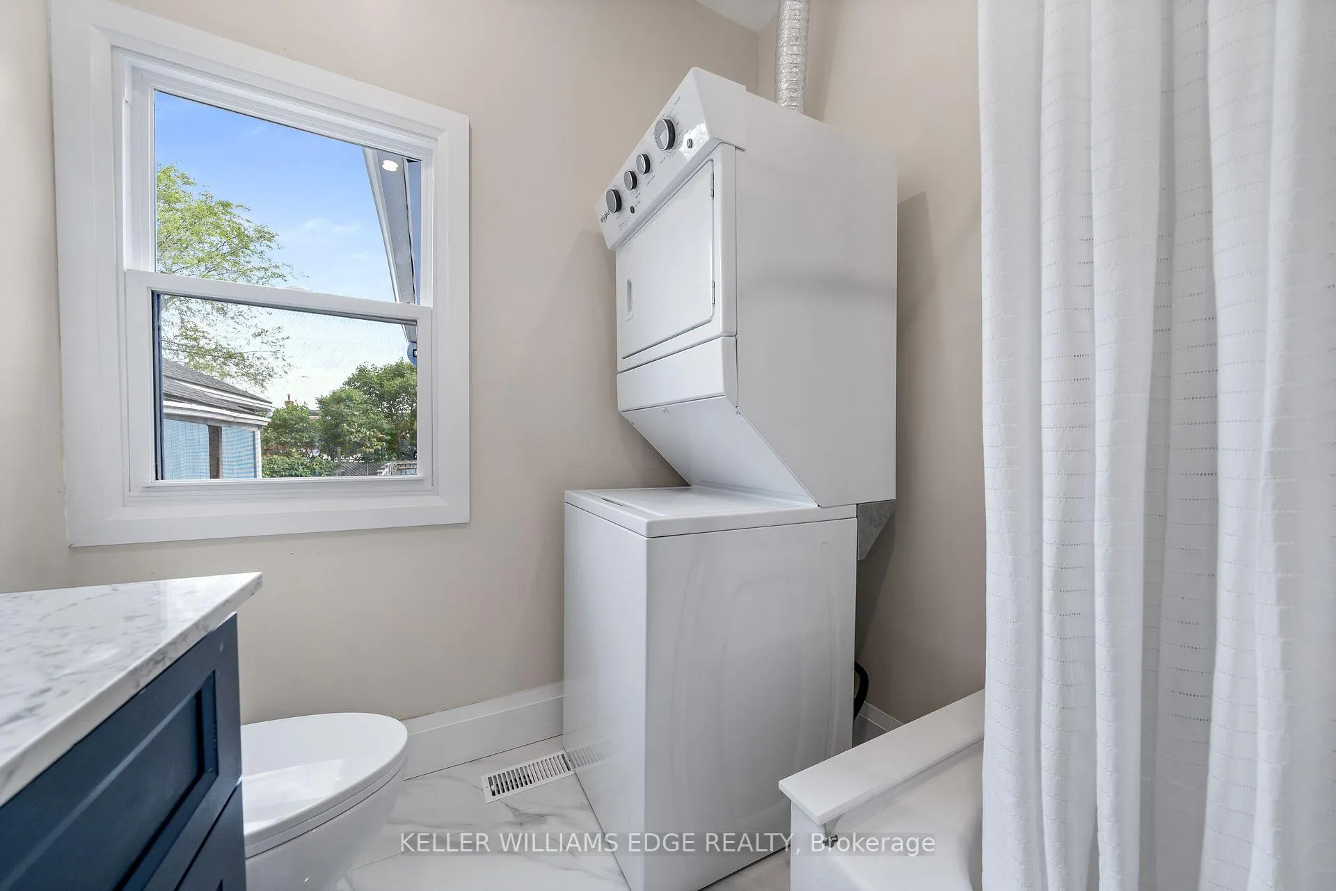 Photo 9 of 22 Windsor Street, Hamilton, Strathcona — HOMEH