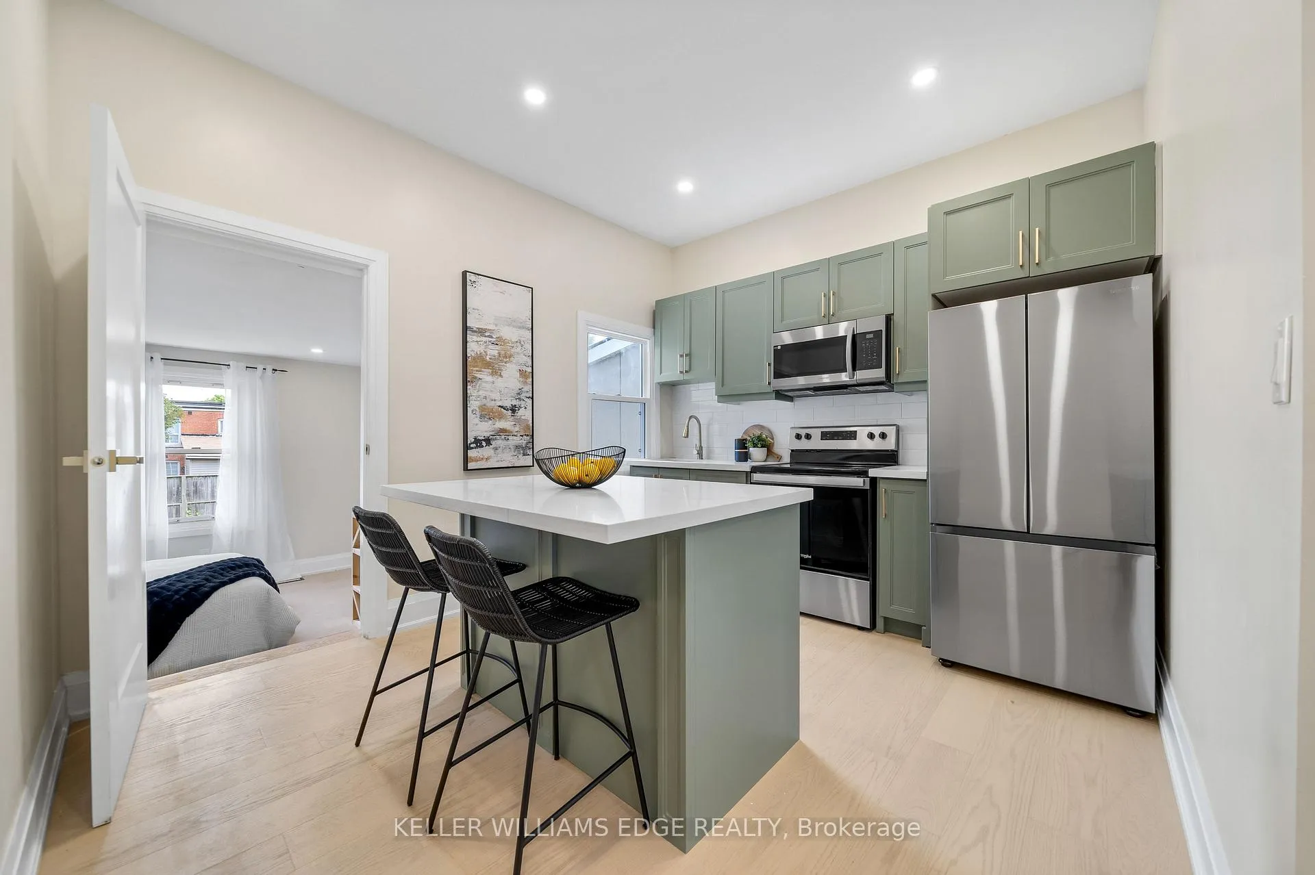 Photo 10 of 22 Windsor Street, Hamilton, Strathcona — HOMEH