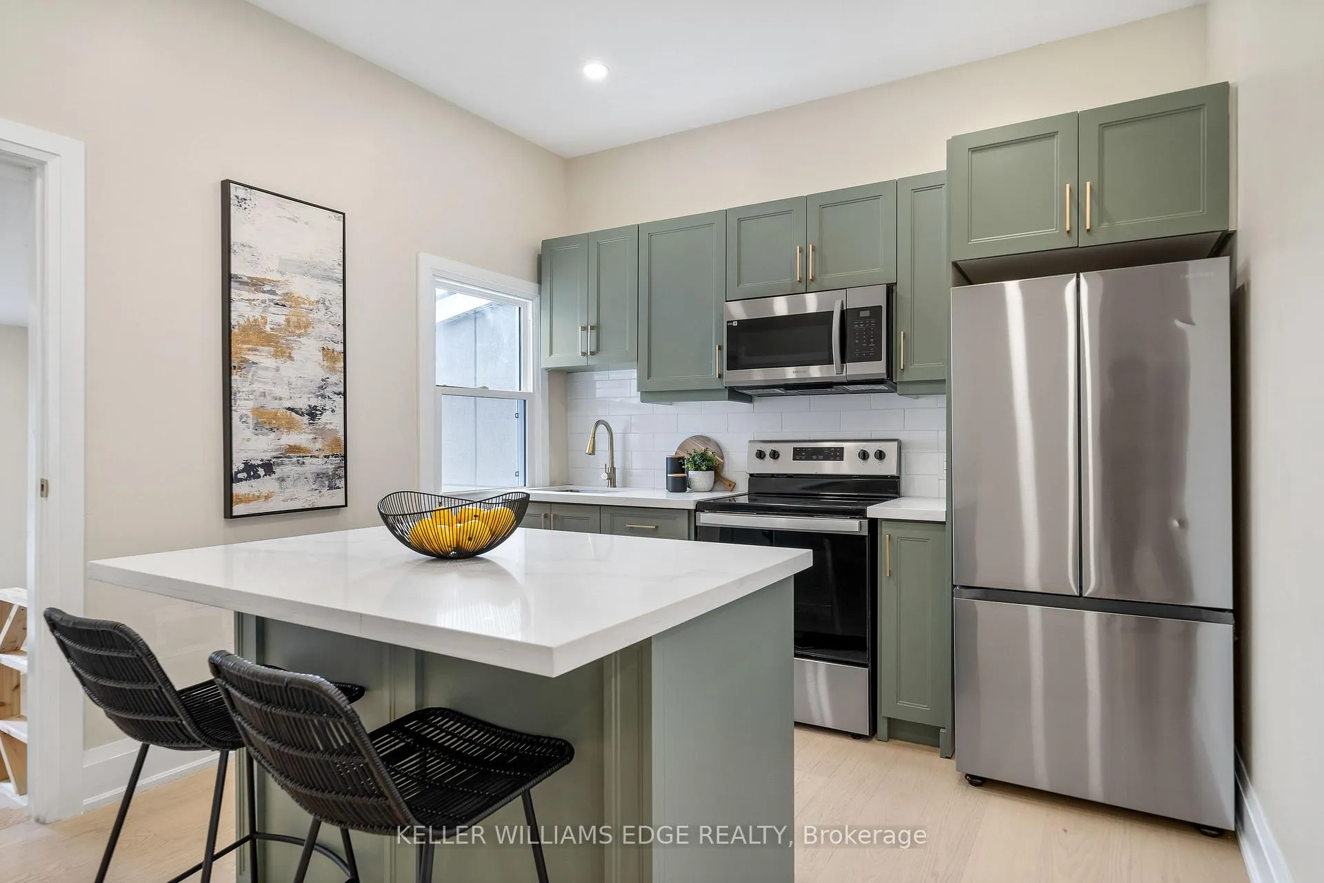 Photo 11 of 22 Windsor Street, Hamilton, Strathcona — HOMEH