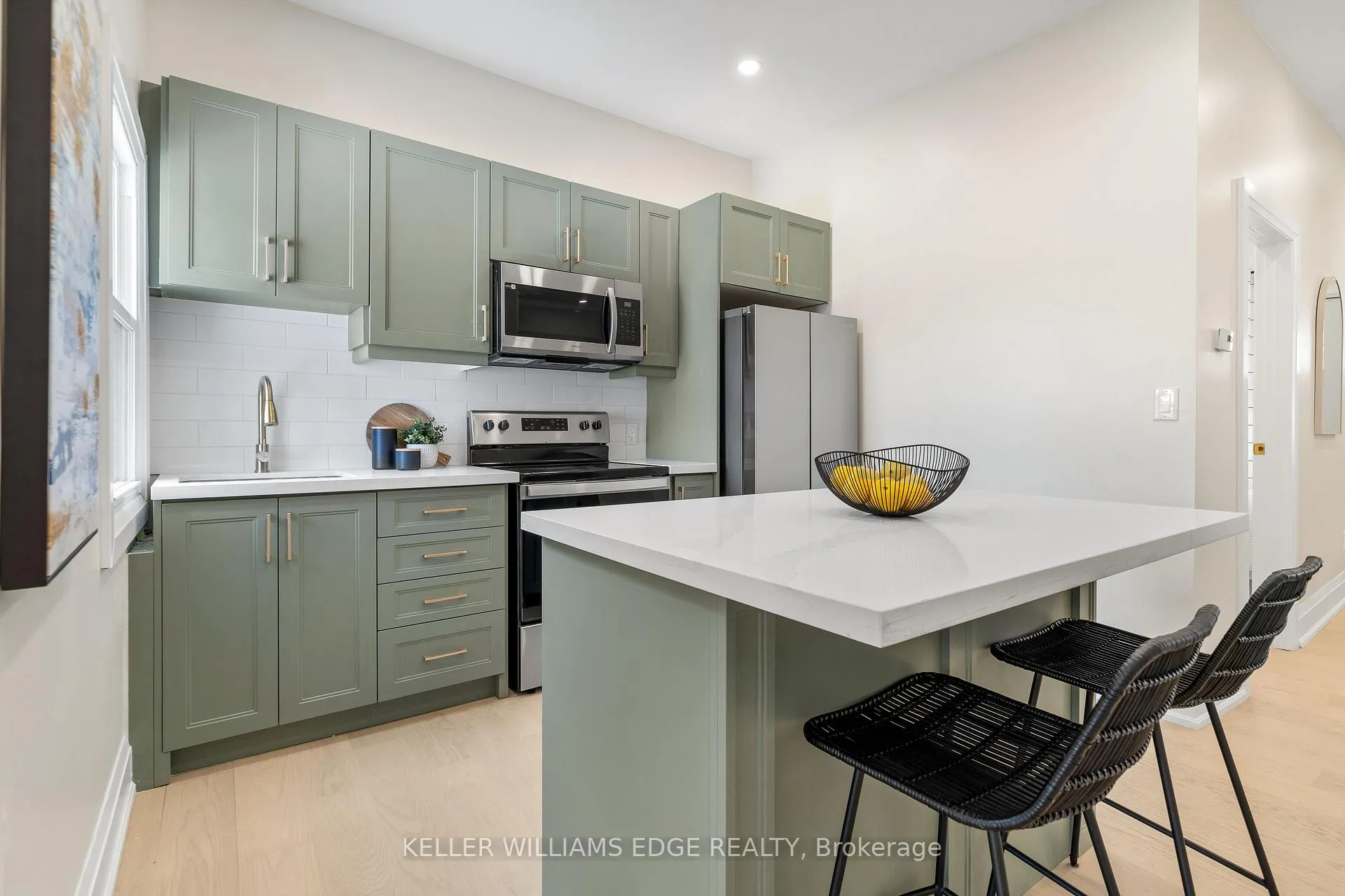Photo 12 of 22 Windsor Street, Hamilton, Strathcona — HOMEH