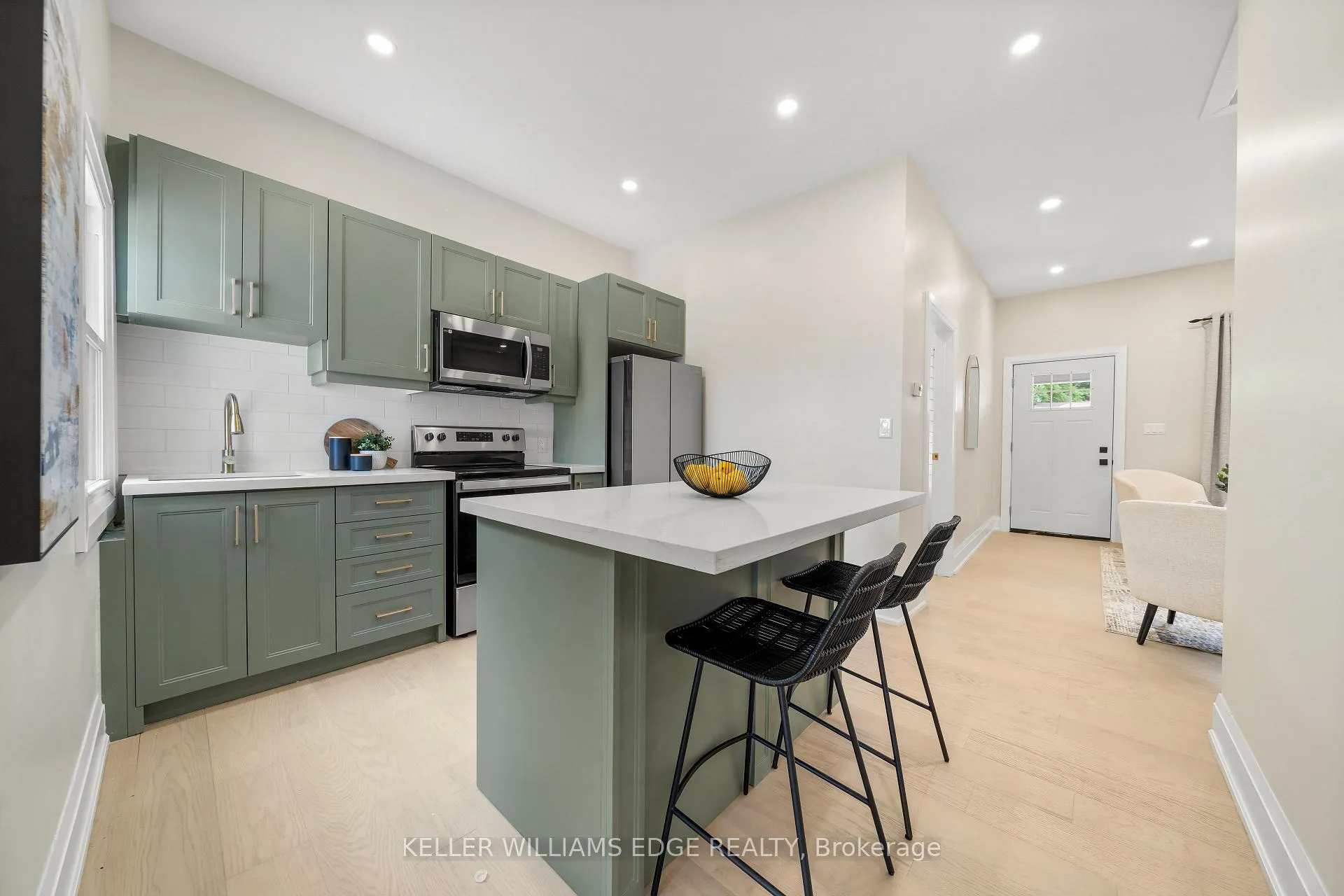 Photo 13 of 22 Windsor Street, Hamilton, Strathcona — HOMEH