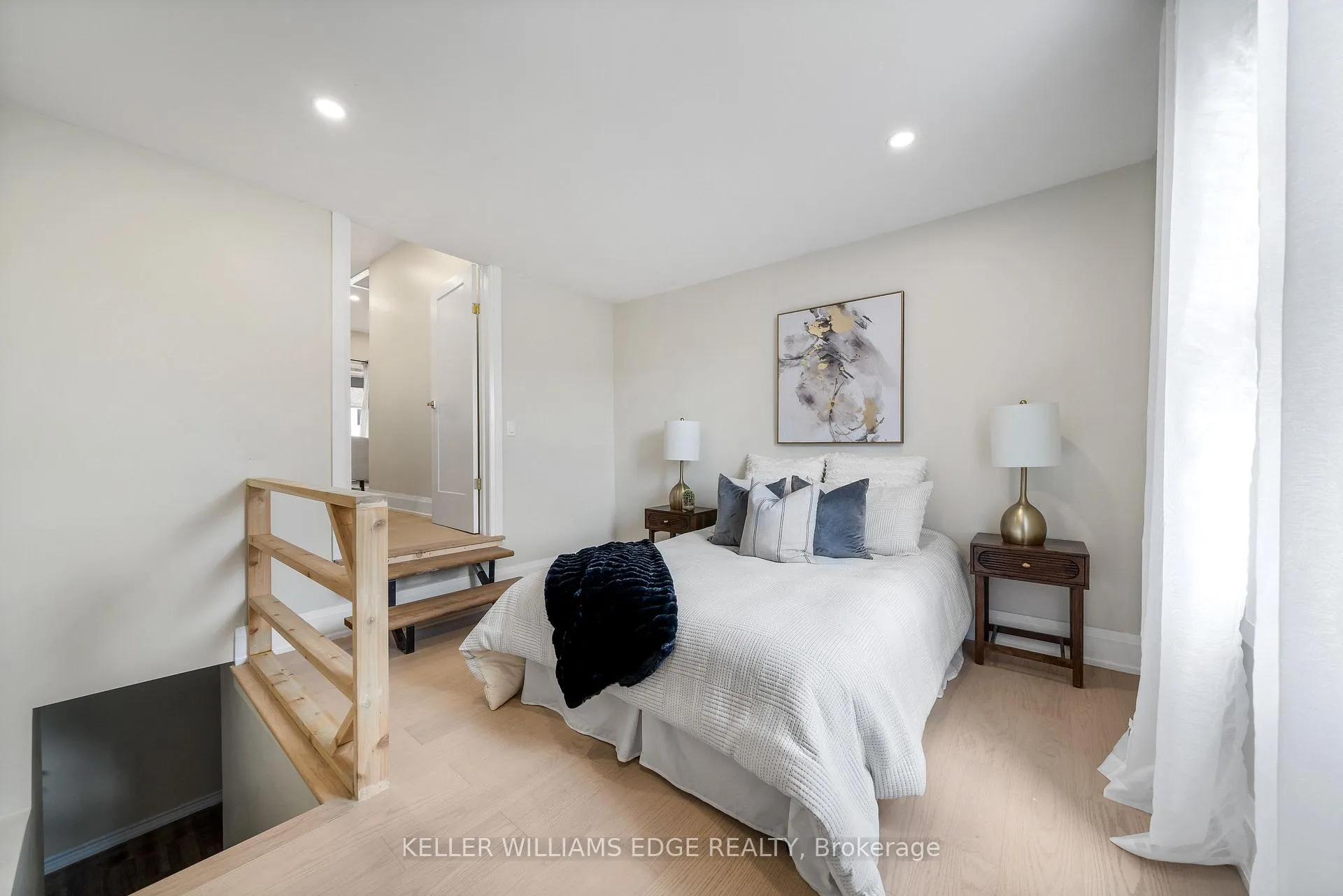 Photo 21 of 22 Windsor Street, Hamilton, Strathcona — HOMEH