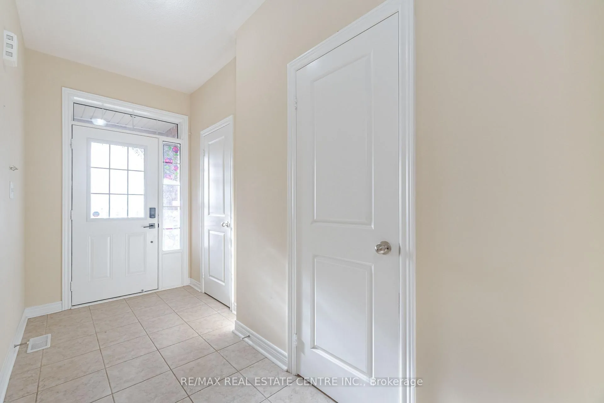 Photo 4 of 59 Benhurst Crescent, Brampton, Northwest Brampton — HOMEH