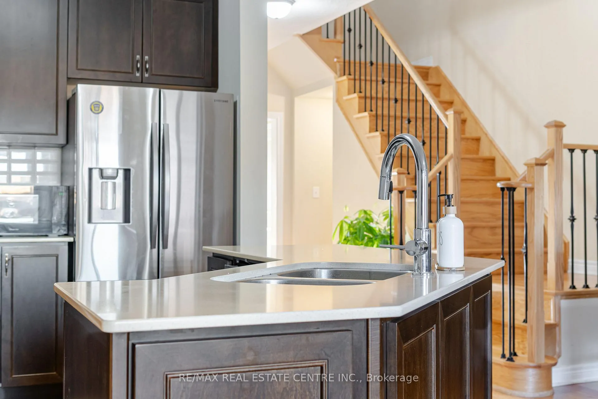 Photo 9 of 59 Benhurst Crescent, Brampton, Northwest Brampton — HOMEH