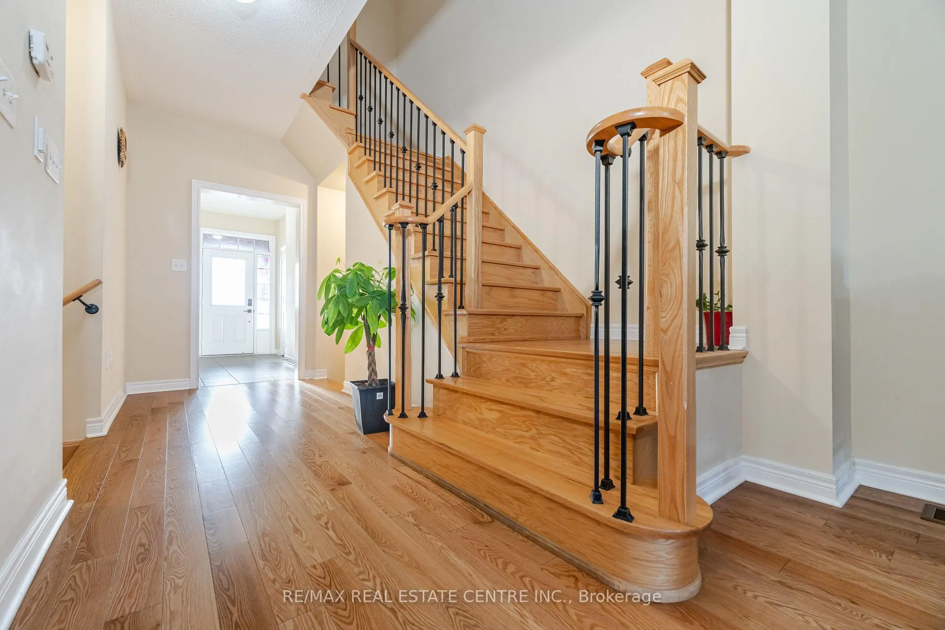 Photo 16 of 59 Benhurst Crescent, Brampton, Northwest Brampton — HOMEH
