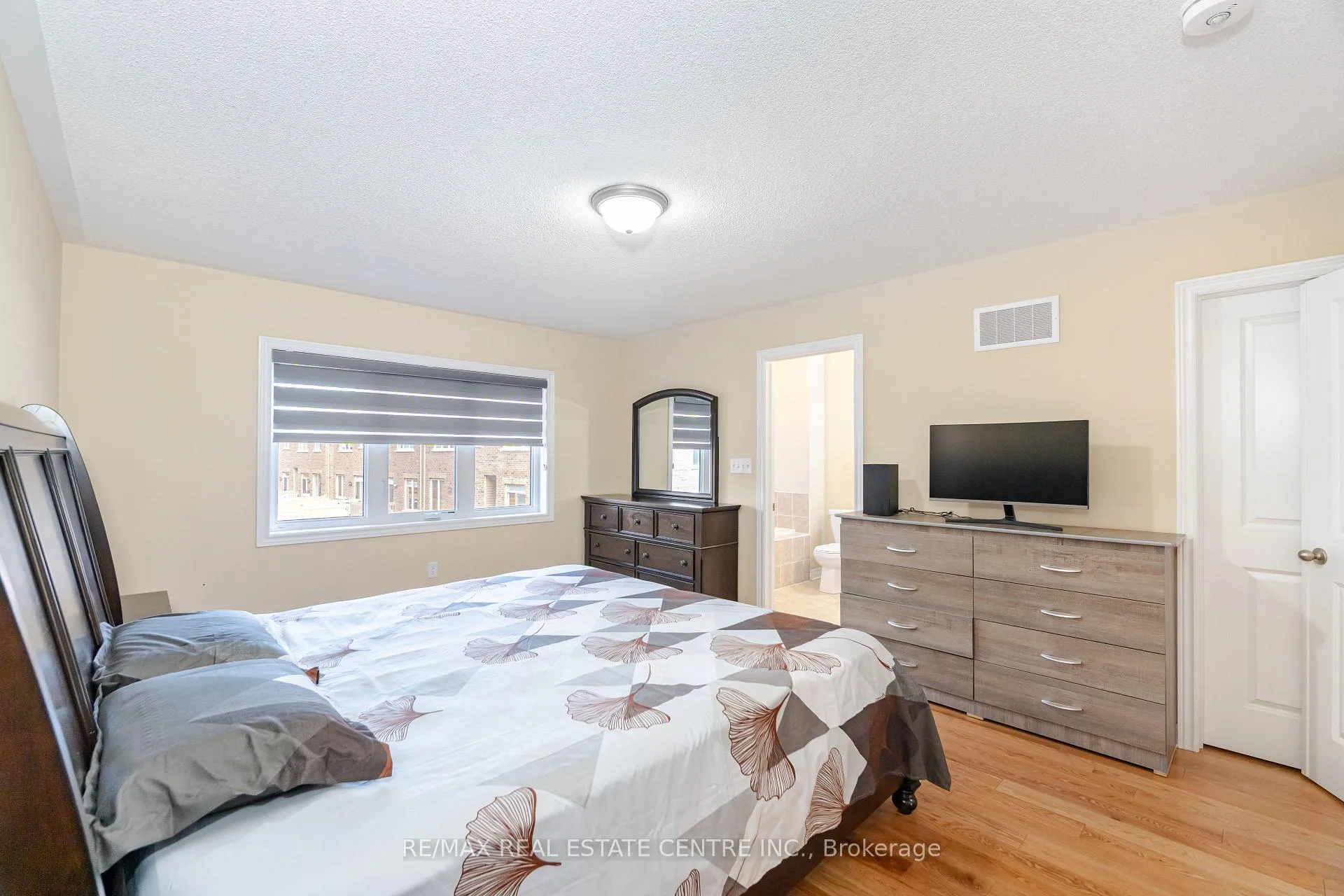 Photo 21 of 59 Benhurst Crescent, Brampton, Northwest Brampton — HOMEH