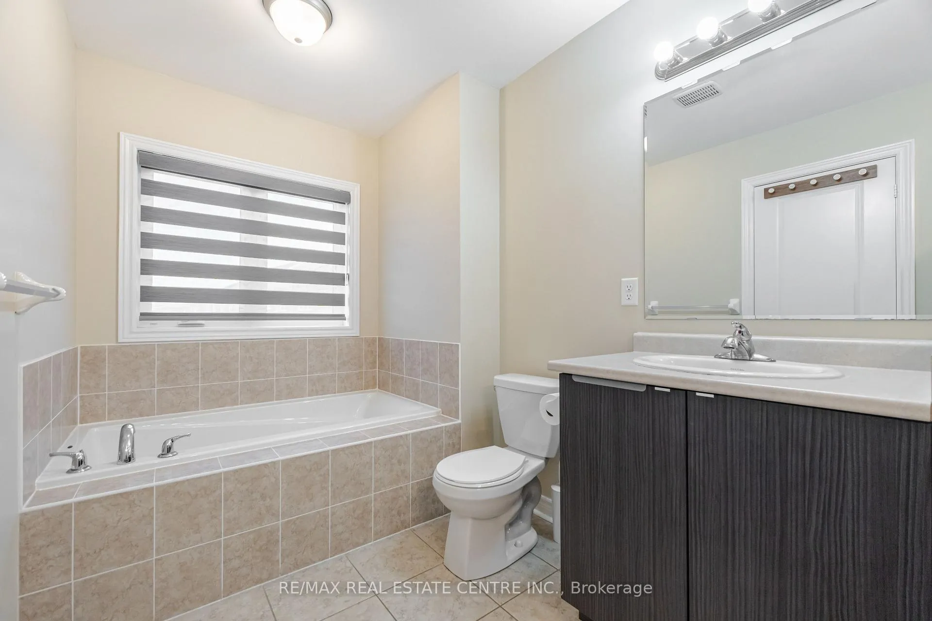 Photo 24 of 59 Benhurst Crescent, Brampton, Northwest Brampton — HOMEH