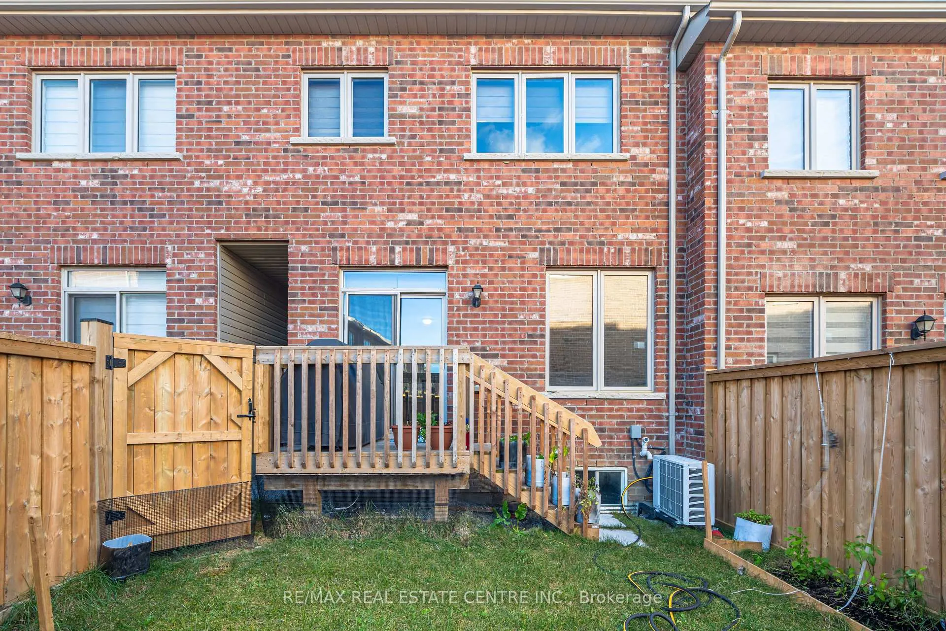Photo 32 of 59 Benhurst Crescent, Brampton, Northwest Brampton — HOMEH
