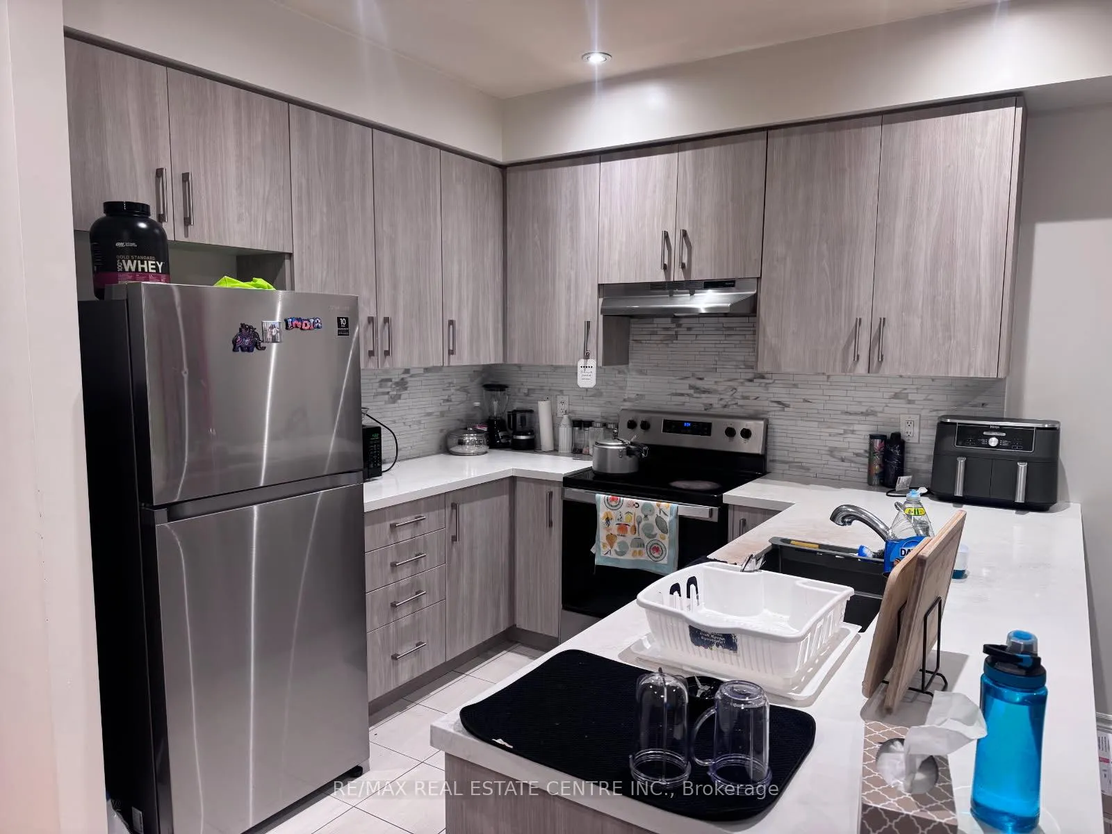 Photo 3 of 62 Hashmi Place, Brampton, Credit Valley — HOMEH