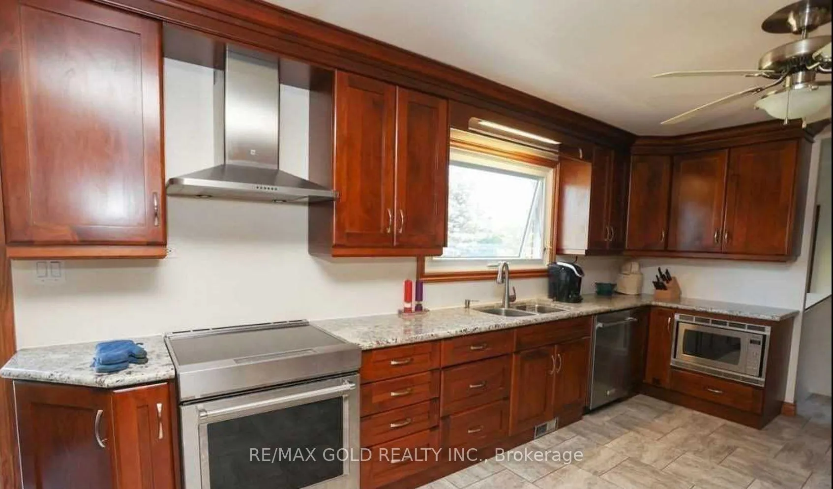 Photo 3 of 13395 Creditview Road, Caledon, Rural Caledon — HOMEH