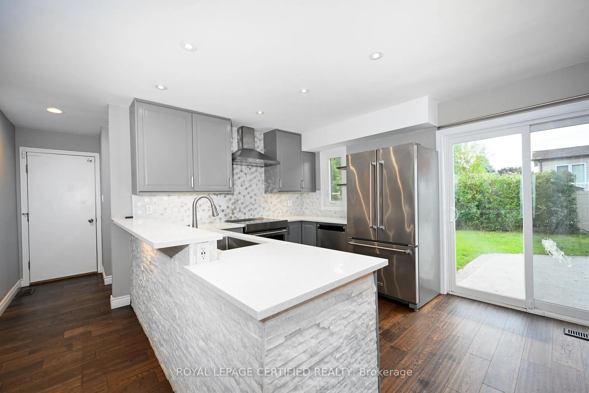Photo 7 of 141 Olive Street, Grimsby, Grimsby Beach — HOMEH