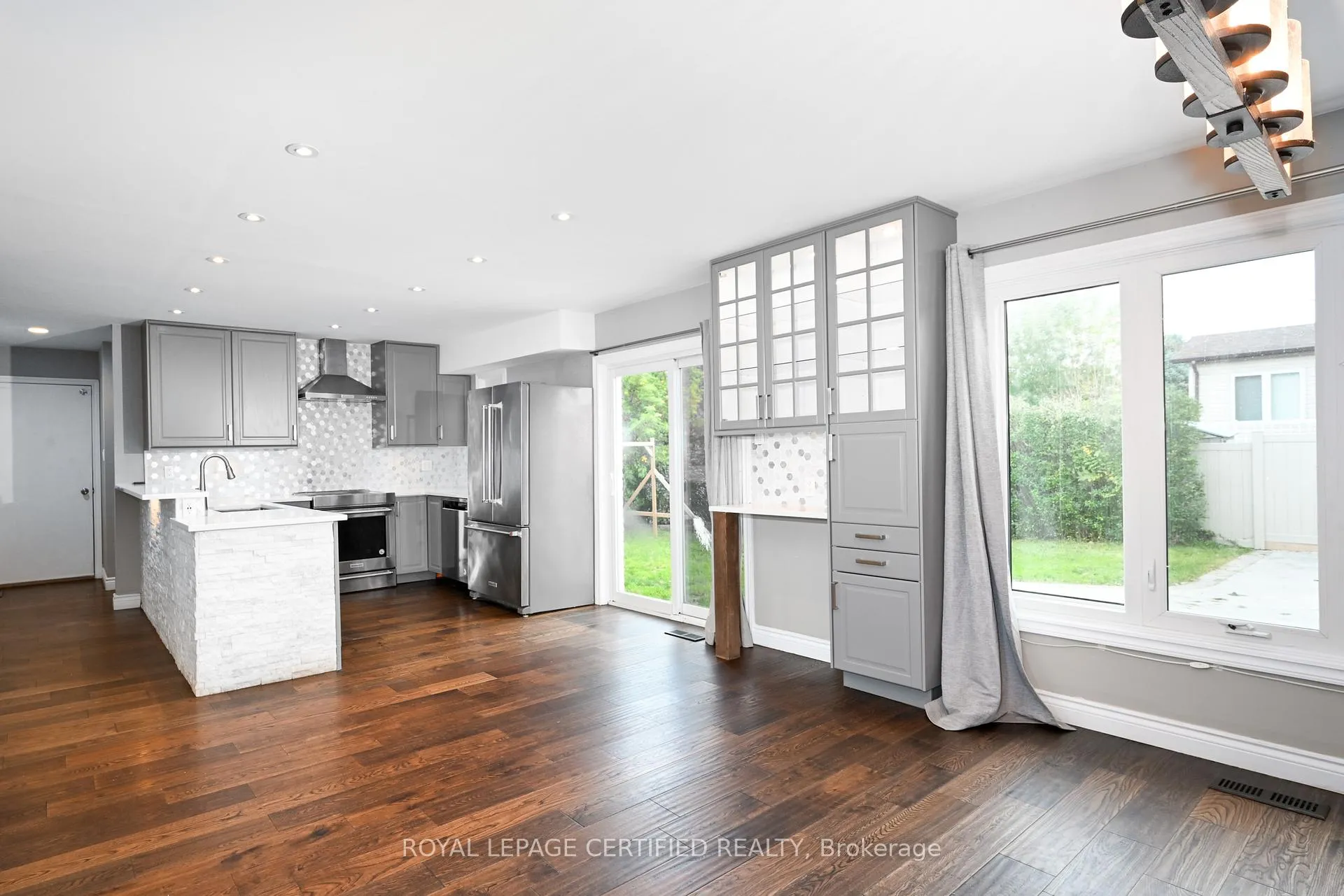 Photo 8 of 141 Olive Street, Grimsby, Grimsby Beach — HOMEH