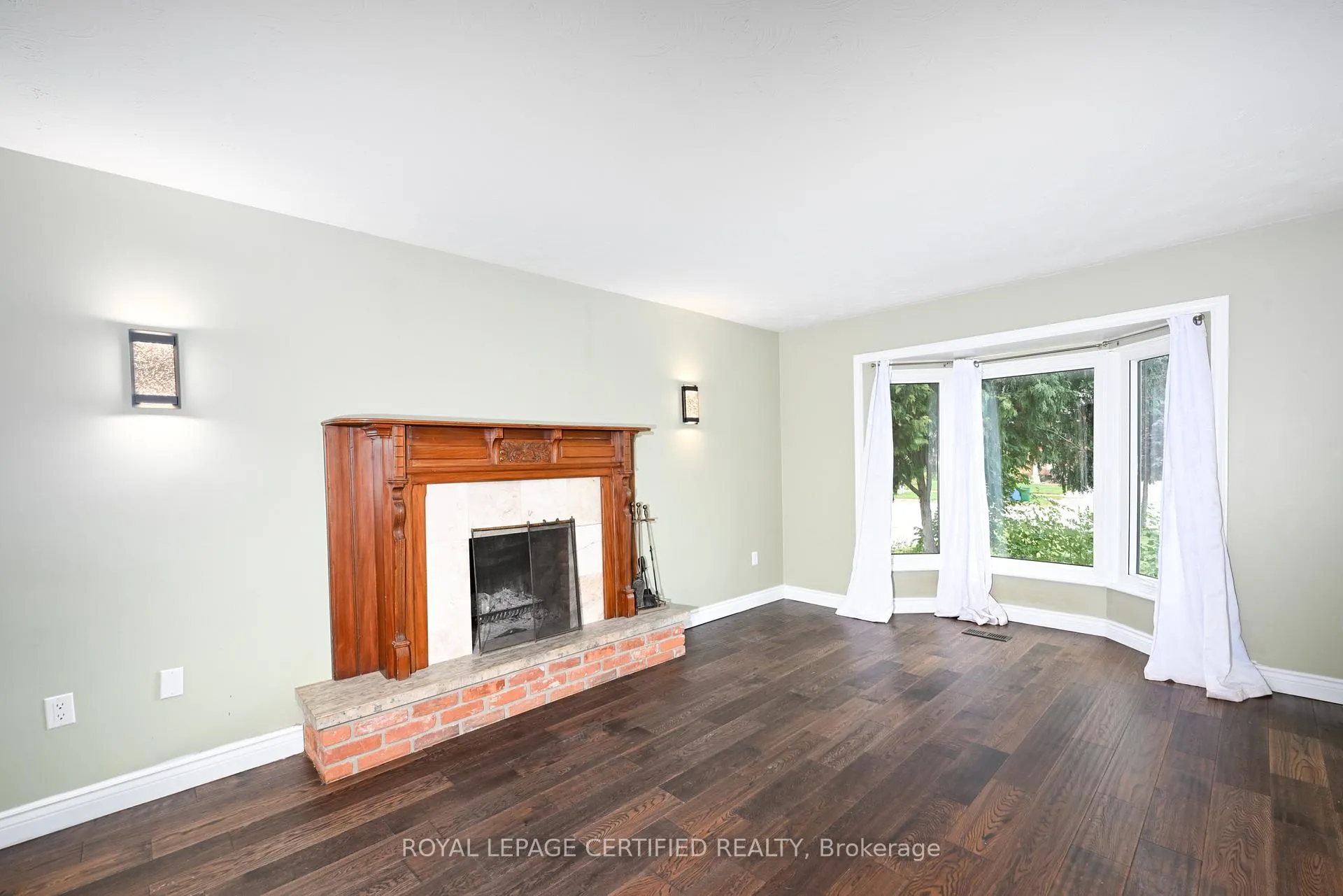 Photo 14 of 141 Olive Street, Grimsby, Grimsby Beach — HOMEH