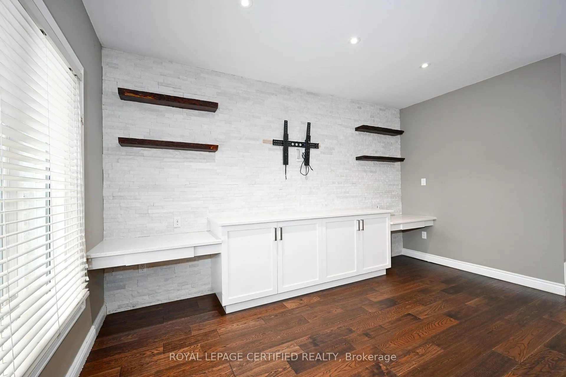 Photo 18 of 141 Olive Street, Grimsby, Grimsby Beach — HOMEH